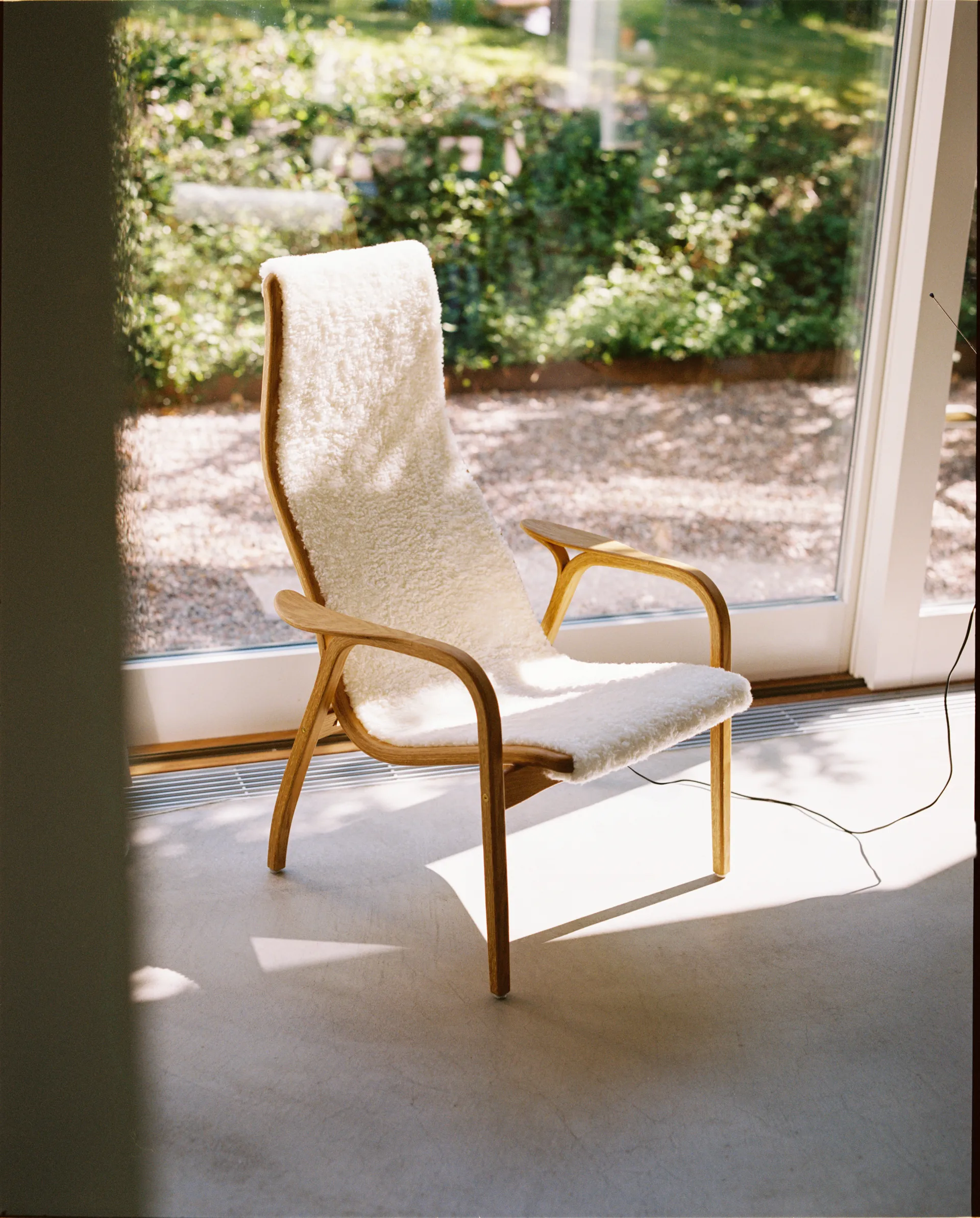 라미노 암체어 오일드 오크/양피, 오프 화이트 Swedese | 스웨데제