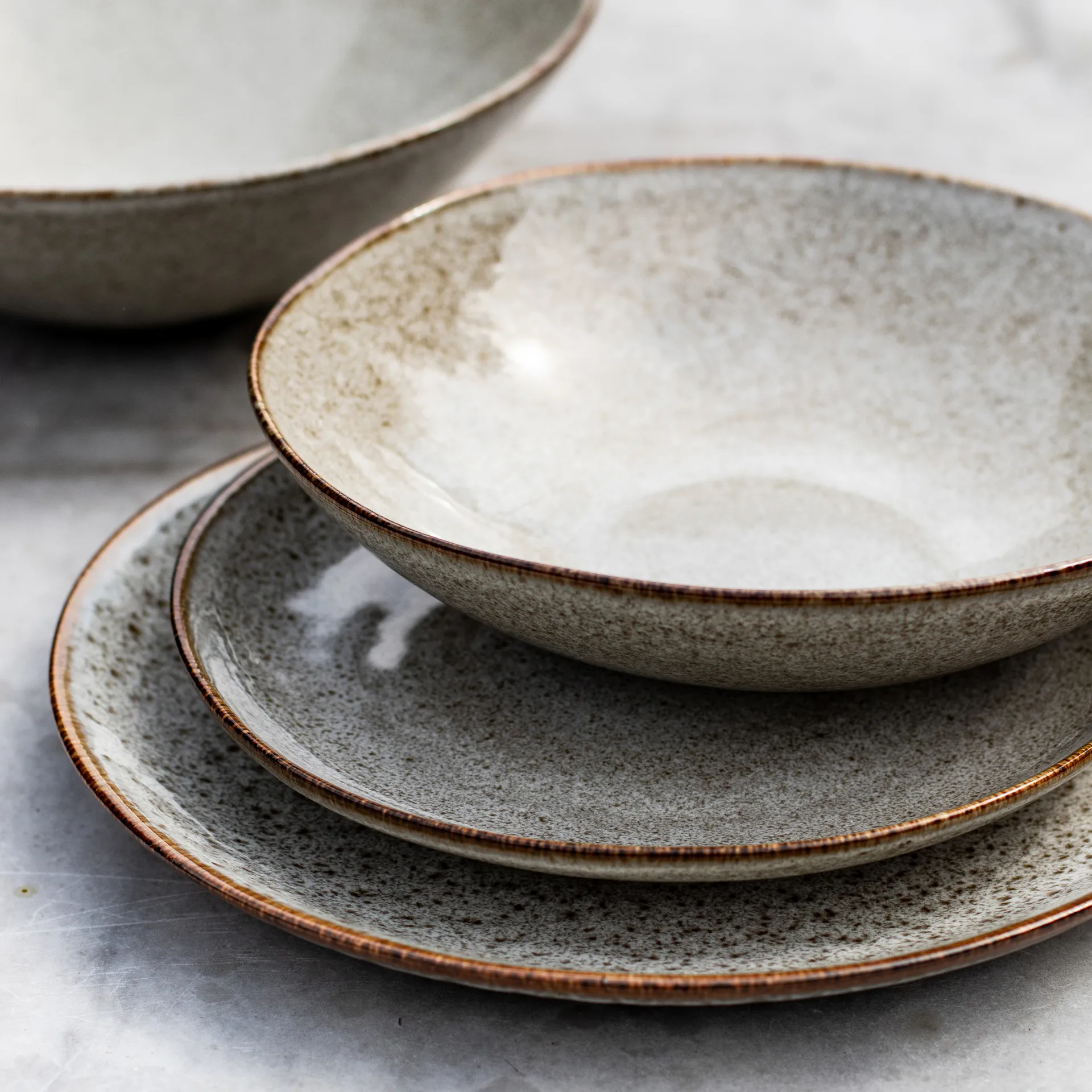 타란토 접시 스몰 Ø17 cm, Sand Tell Me More | 텔미모어