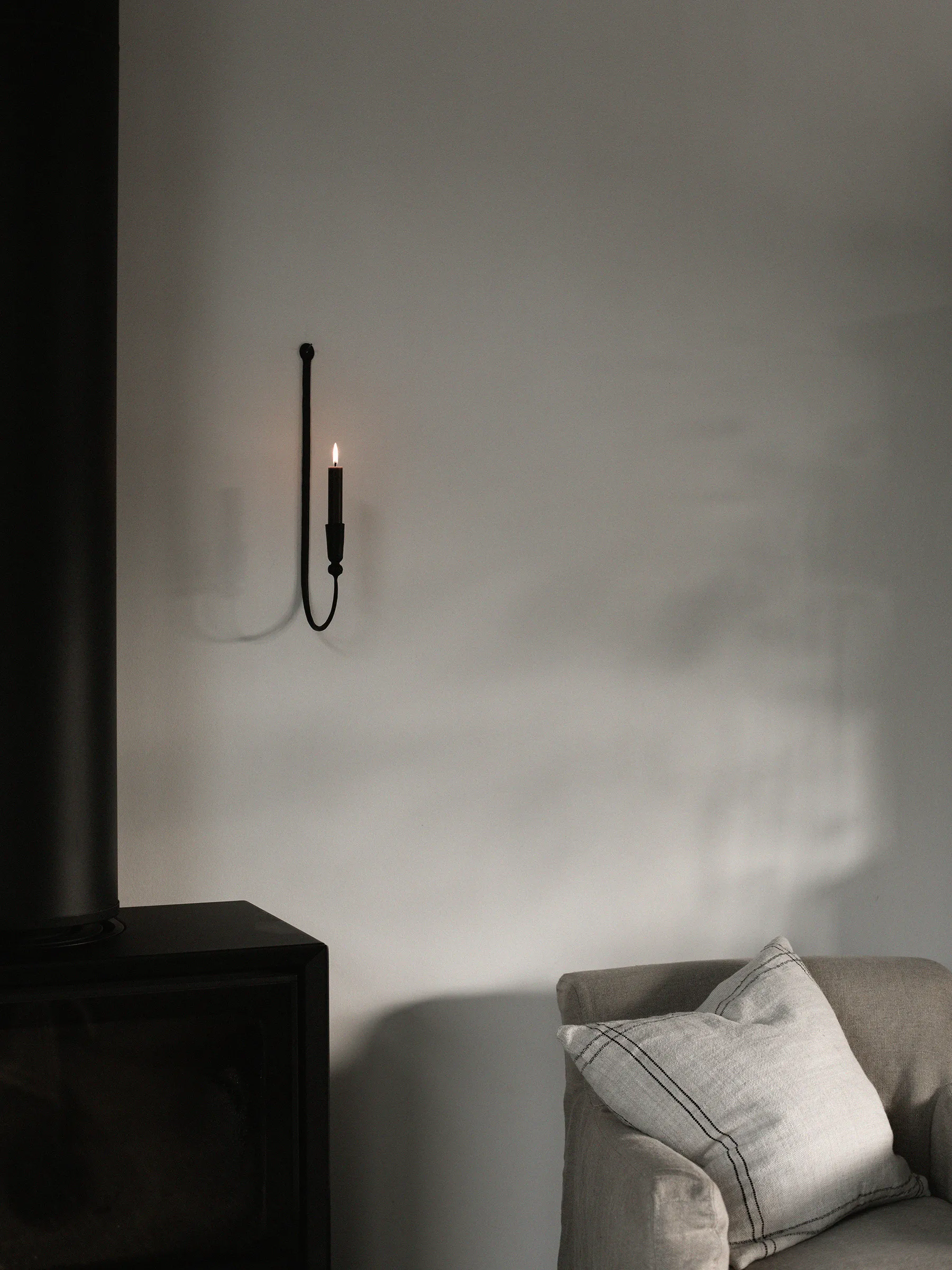 불 월 캔들 홀더, Black Tell Me More | 텔미모어