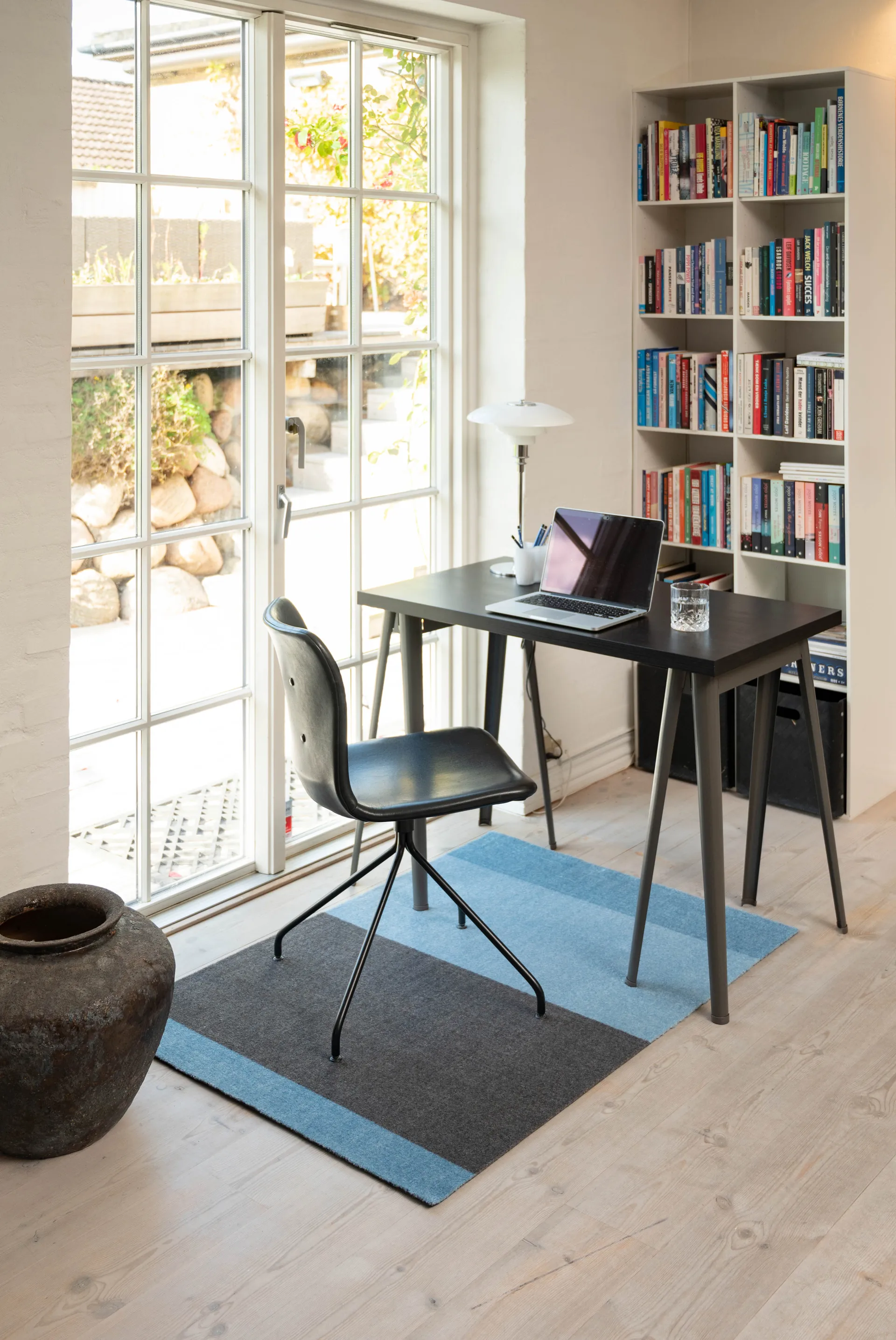 스트라이프 복도 러그 가로형, Blue-steel grey. 90x130 cm tica copenhagen | 티카 코펜하겐