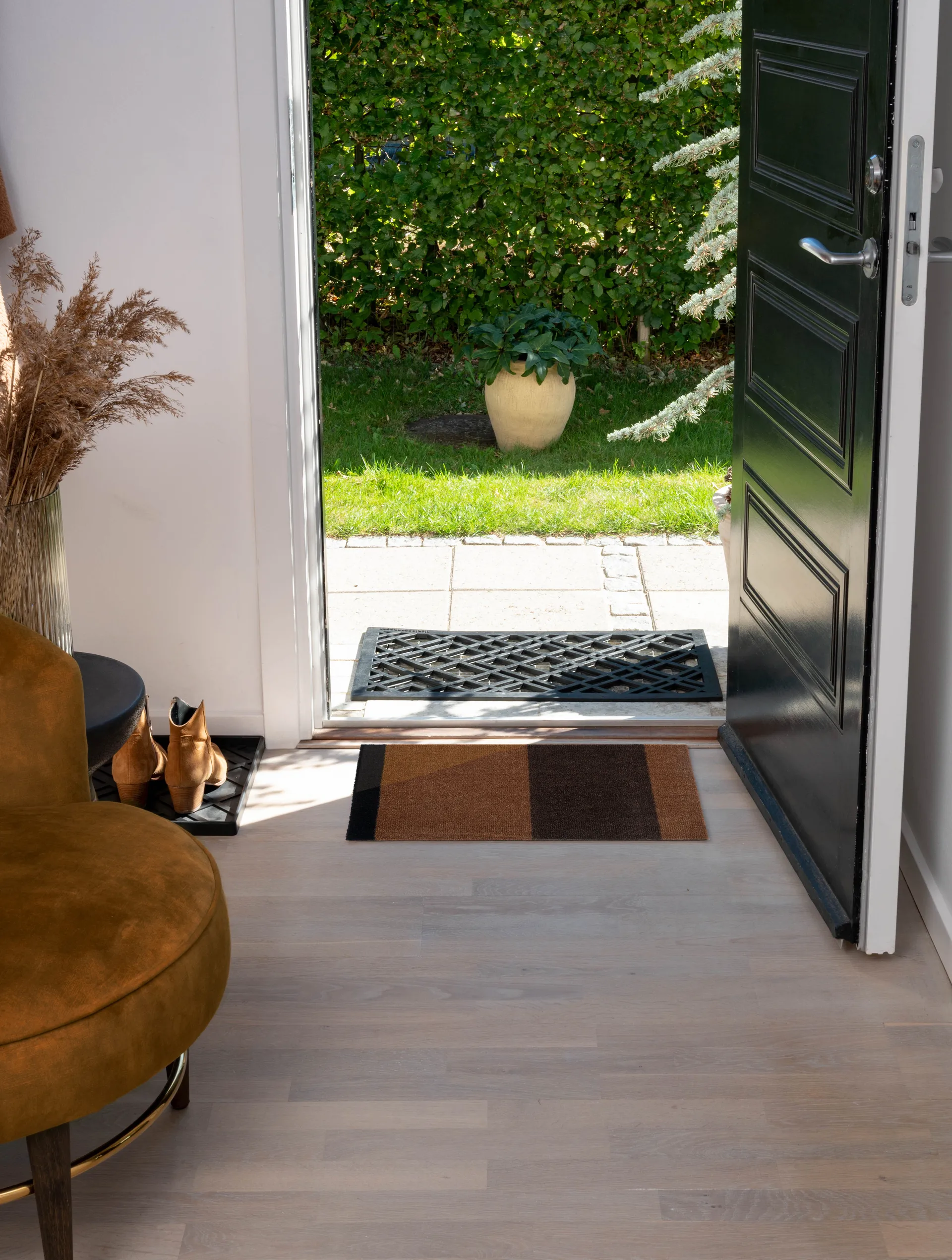 스트라이프 도어매트 가로형, Cognac-dark brown-black, 40x60 cm tica copenhagen | 티카 코펜하겐