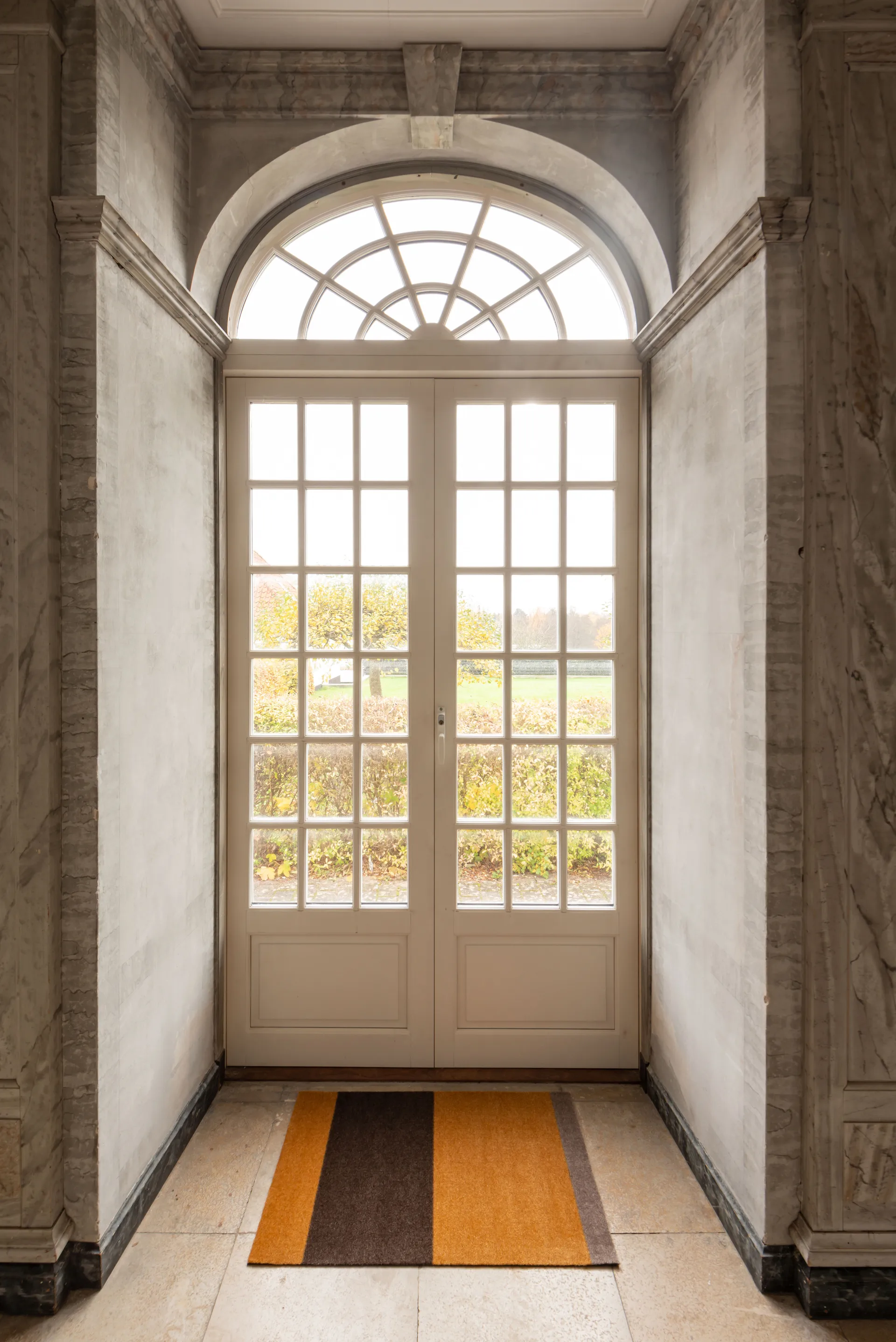 스트라이프 도어매트 가로형, Dijon-brown-sand. 60x90 cm tica copenhagen | 티카 코펜하겐