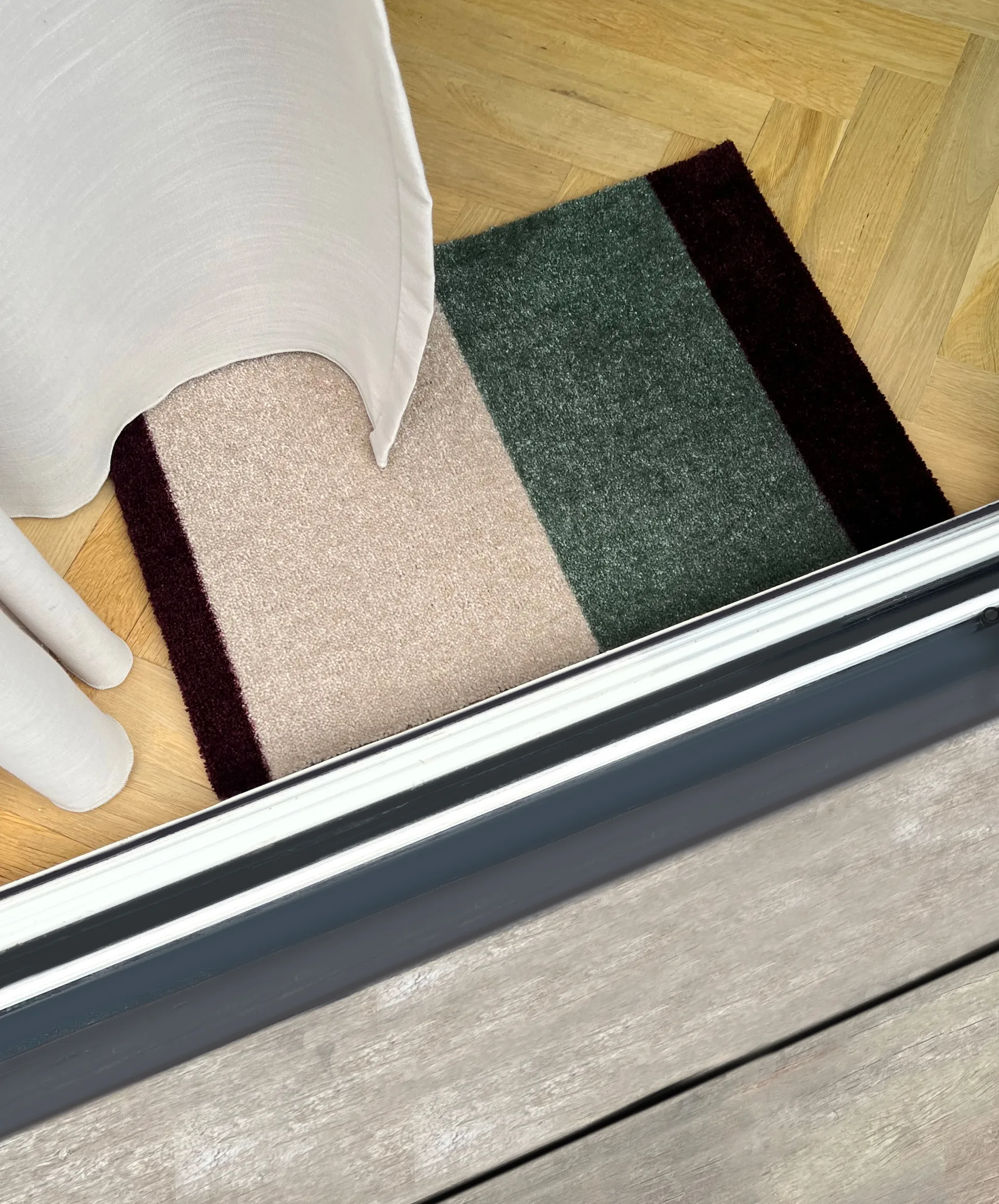 스트라이프 도어매트 가로형, Green-ivory-bordeaux, 40x60 cm tica copenhagen | 티카 코펜하겐