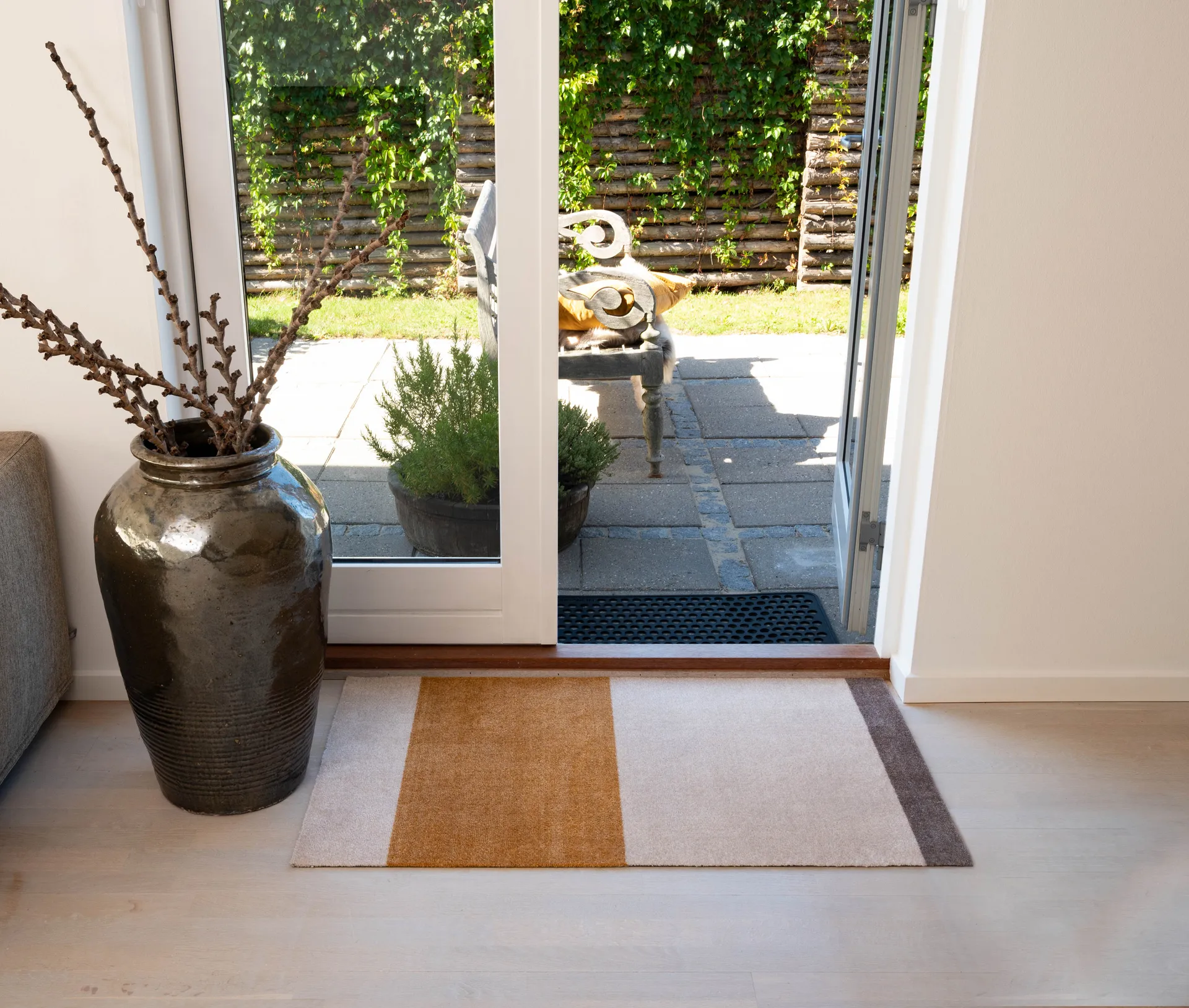 스트라이프 도어매트 가로형, Ivory-dijon-brown. 60x90 cm tica copenhagen | 티카 코펜하겐