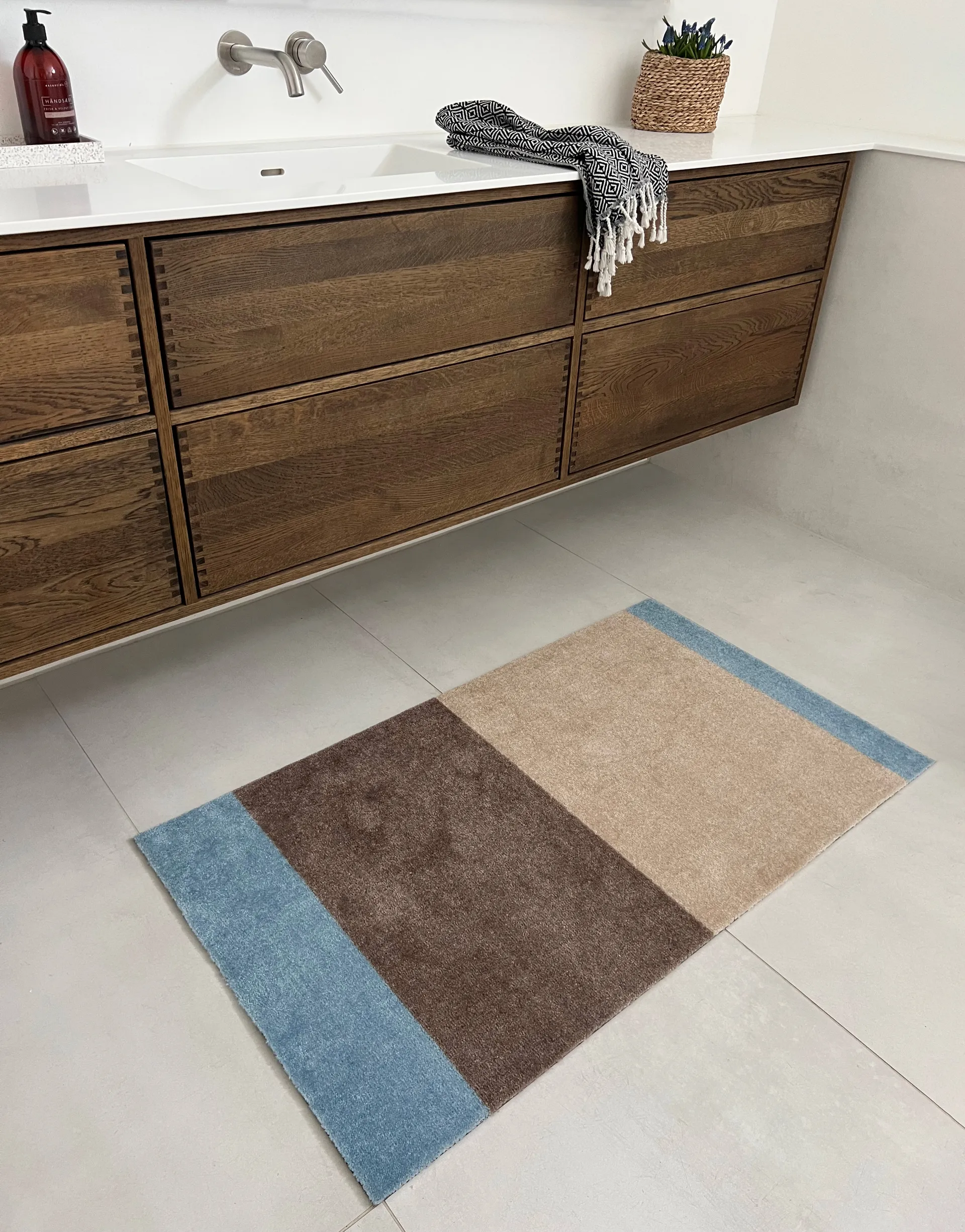 스트라이프 복도 러그 가로형, Ivory-sand-blue, 67x120 cm tica copenhagen | 티카 코펜하겐