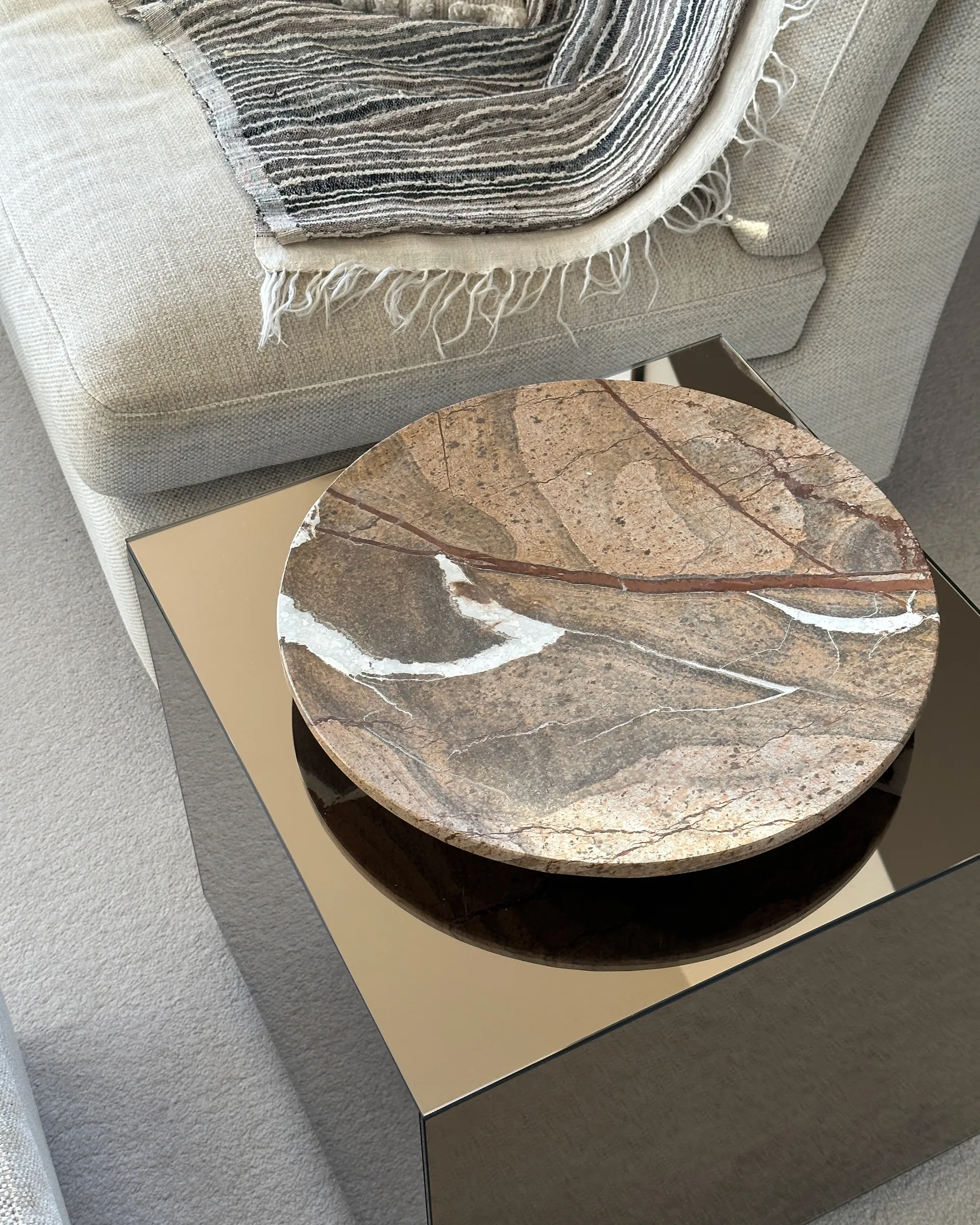 팔커 디시, Red stone Tinted | 틴티드