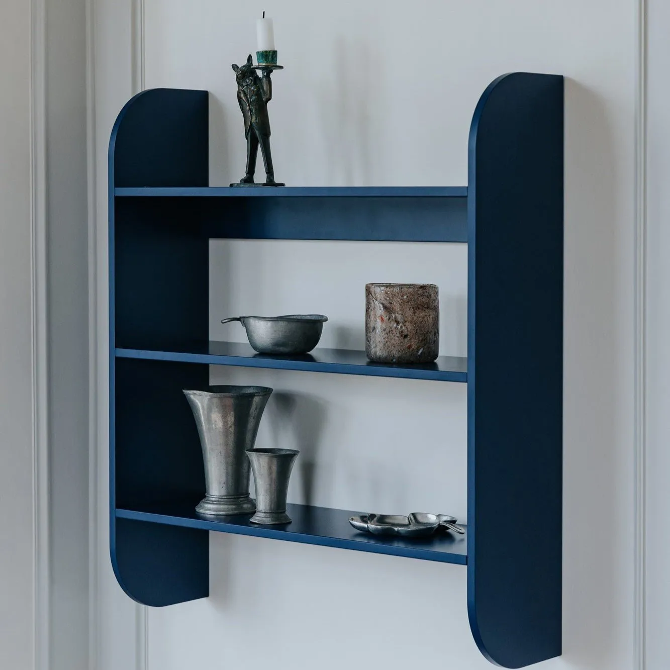 스트라파츠 벽 선반 62x73.6 cm, Midnight blue TÔNN furniture | 톤 퍼니처