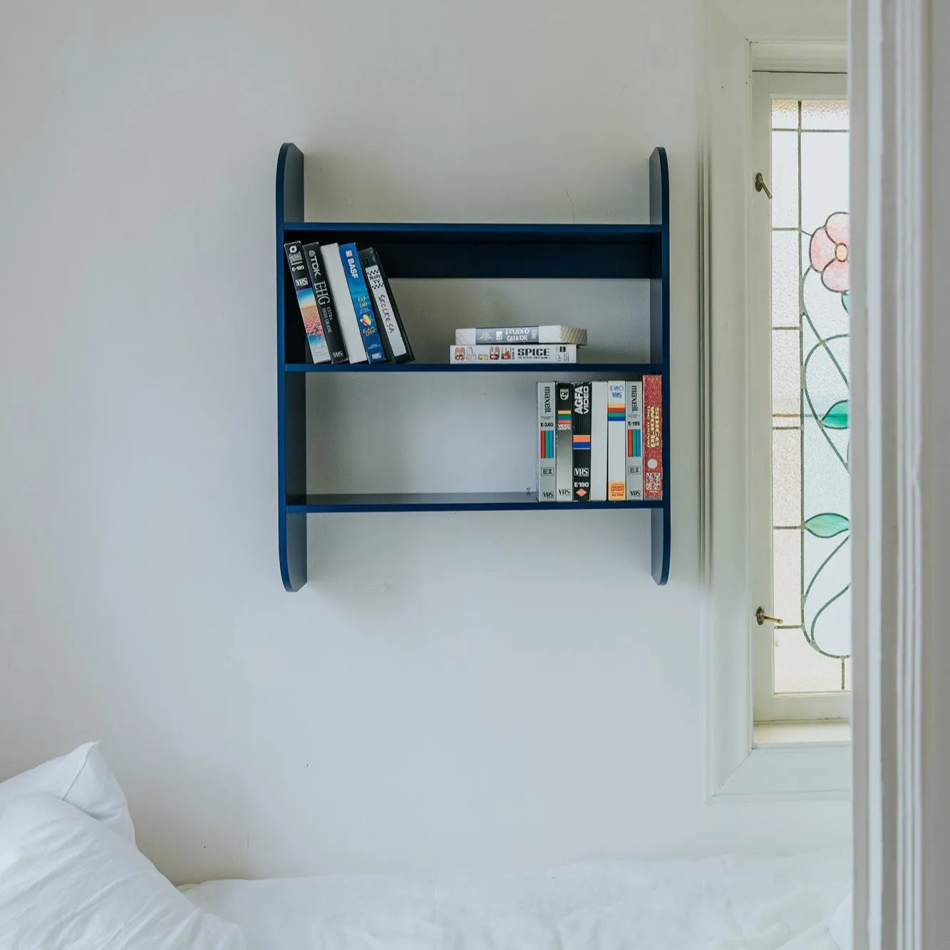 스트라파츠 벽 선반 62x73.6 cm, Midnight blue TÔNN furniture | 톤 퍼니처