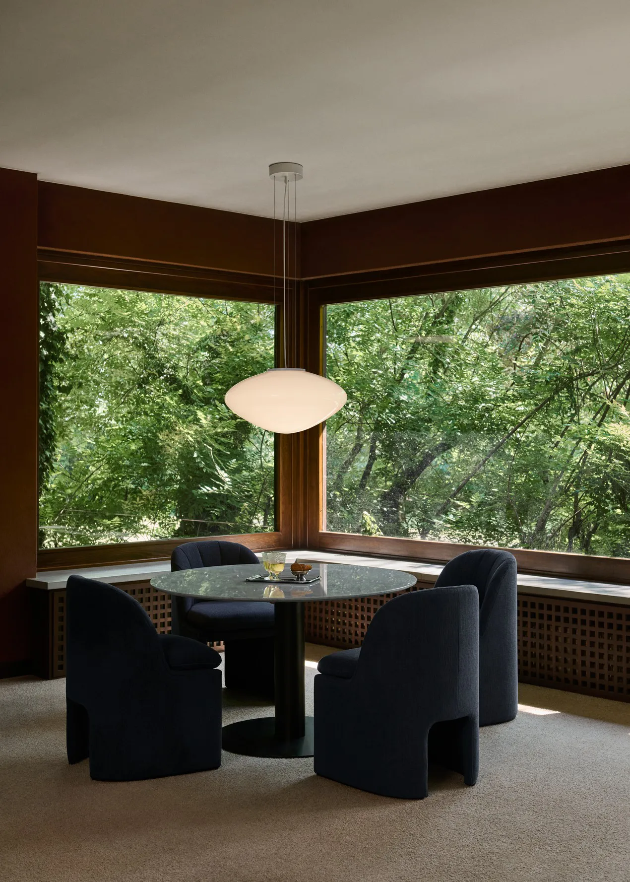 미스트 AP20 펜던트 조명 Ø56 cm, White-opal glass &Tradition | 앤트레디션