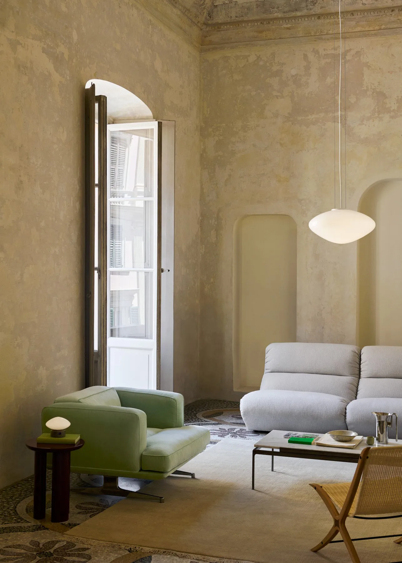 미스트 AP20 펜던트 조명 Ø56 cm, White-opal glass &Tradition | 앤트레디션