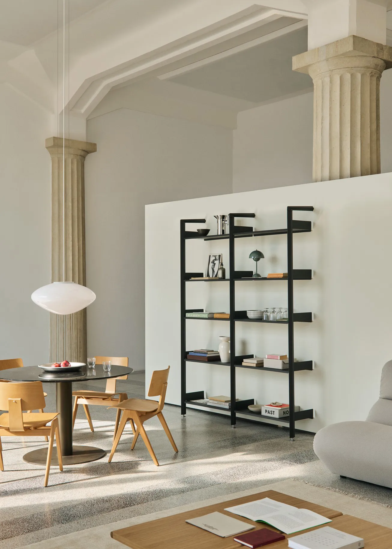 미스트 AP20 펜던트 조명 Ø56 cm, White-opal glass &Tradition | 앤트레디션