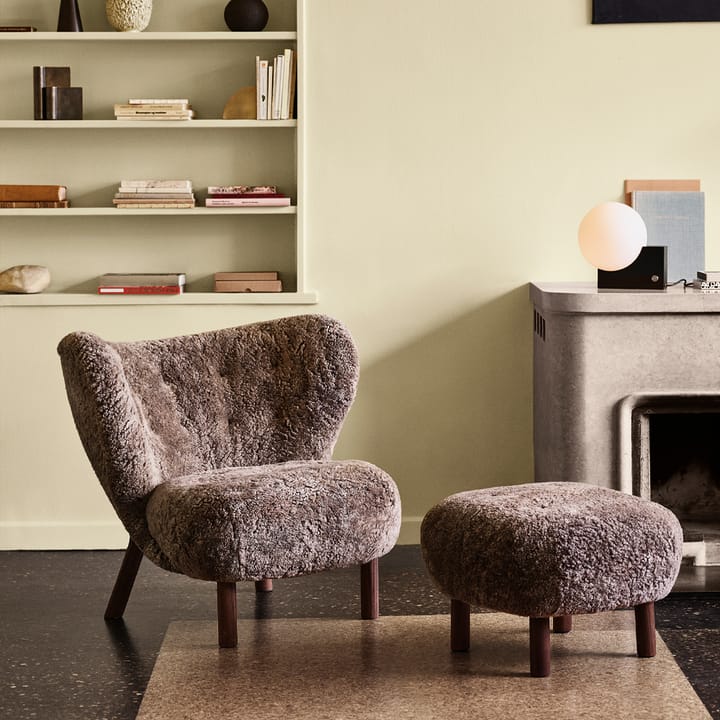 리틀 페트라 ATD1 풋스툴, Sheepskin moonlight-oiled walnut legs &Tradition | 앤트레디션