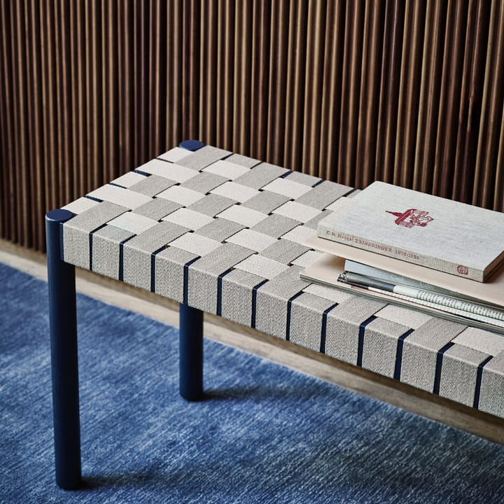 Betty TK5 벤치, Black. natural braided linen seat &Tradition | 앤트레디션