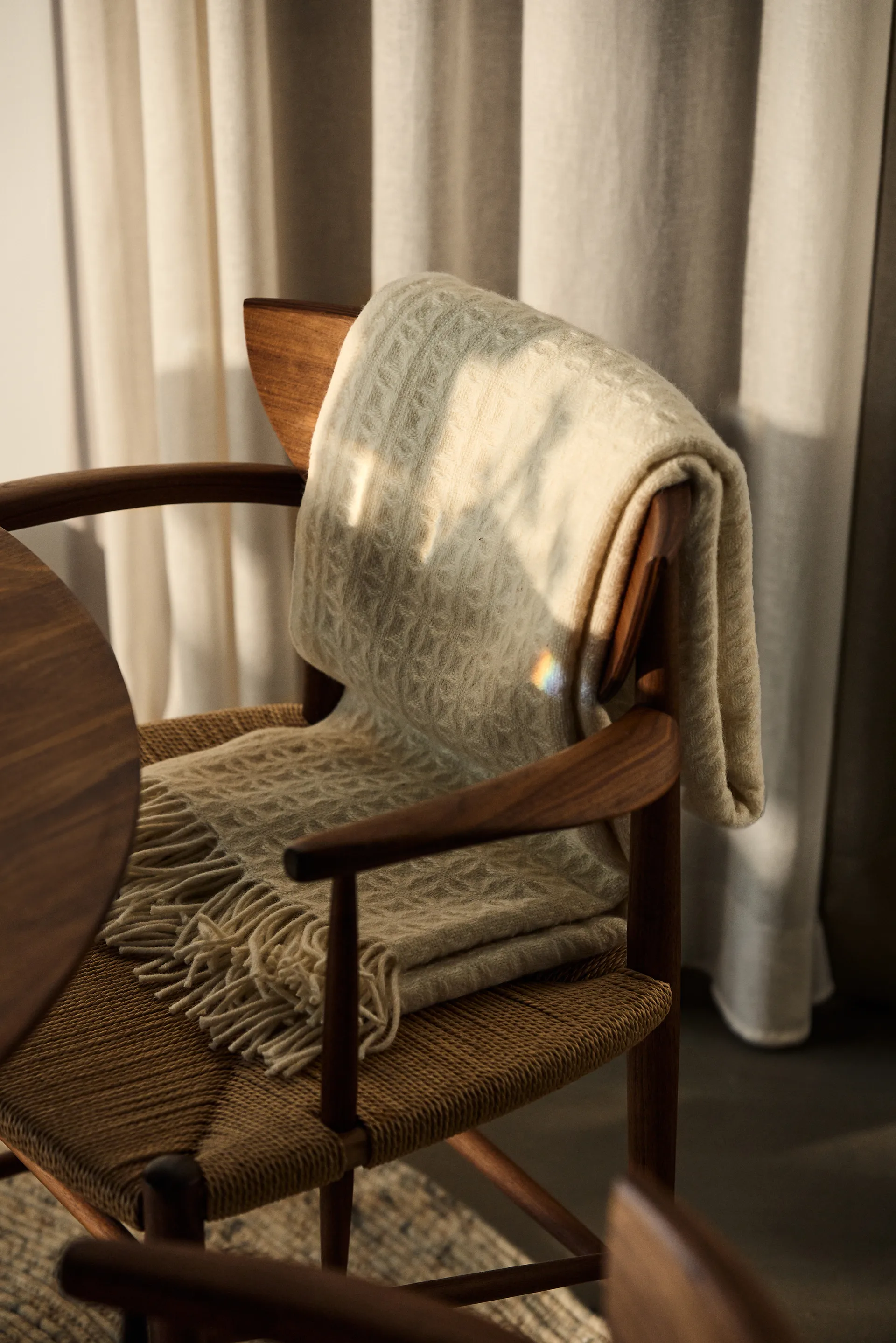 드로운 의자 HM3, Walnut &Tradition | 앤트레디션