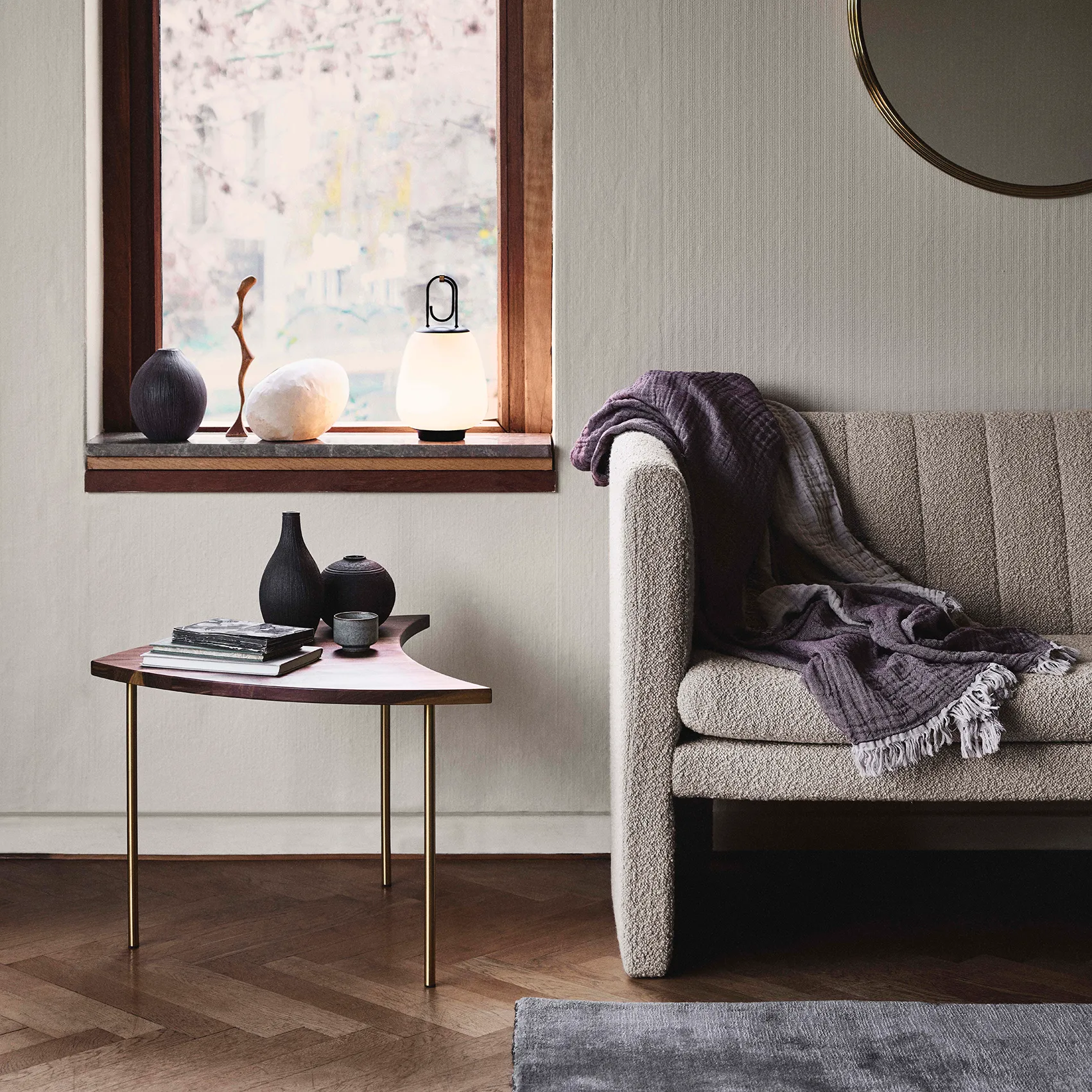 핀휠 사이드 테이블 HM7, Walnut &Tradition | 앤트레디션