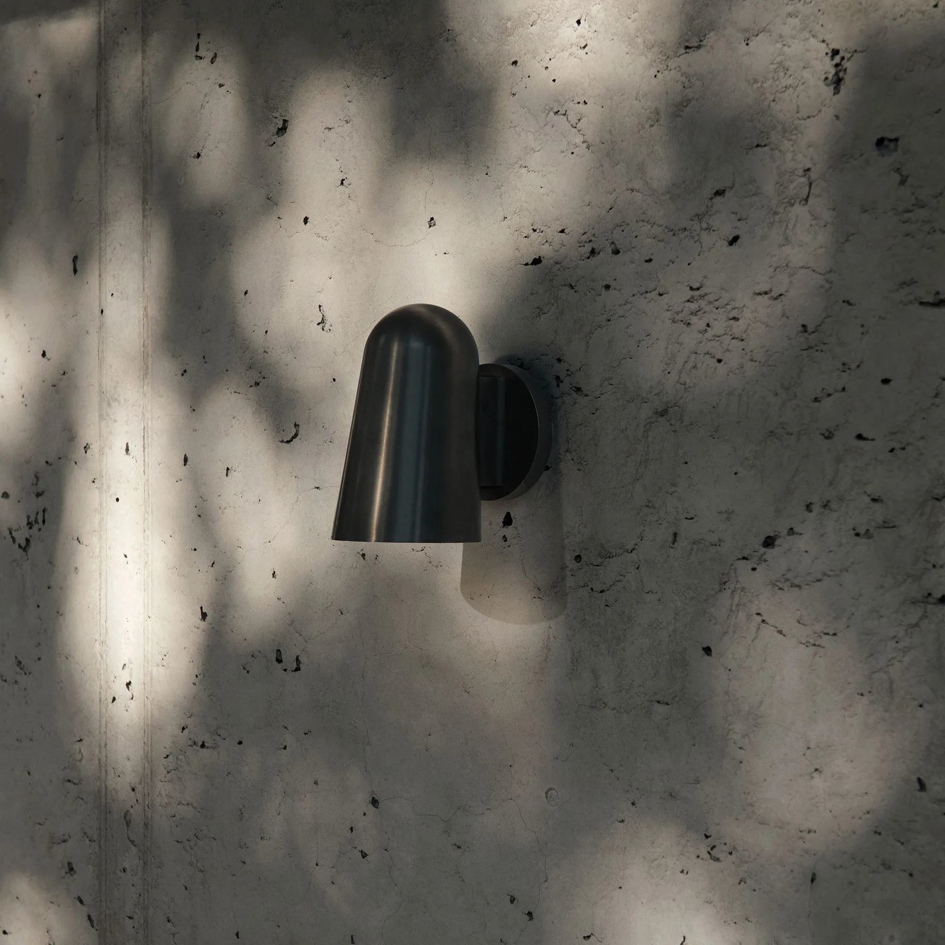 솔리드 SC105 벽 조명, Bronzed brass &Tradition | 앤트레디션