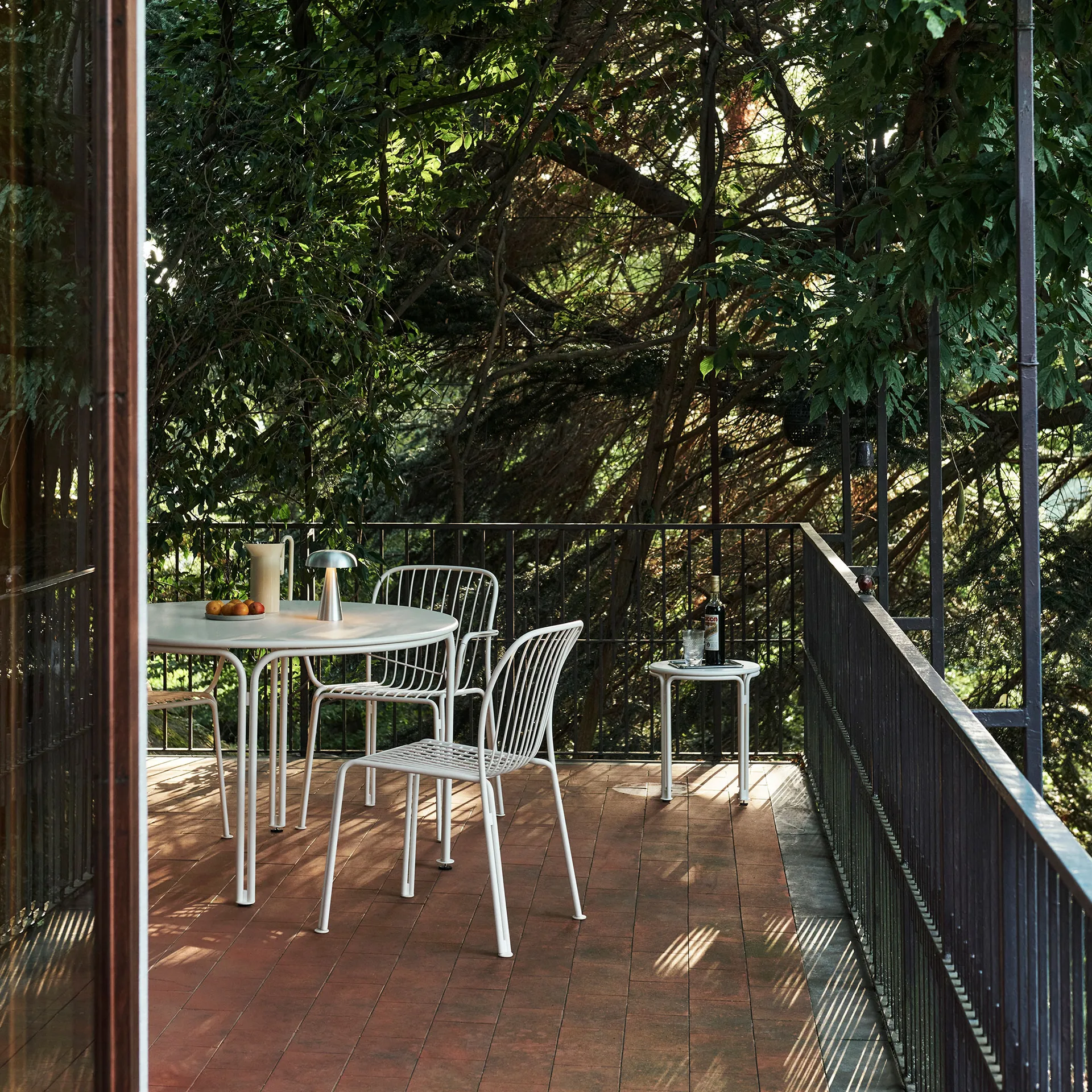 Thorvald SC102 사이드 테이블, Ivory &Tradition | 앤트레디션