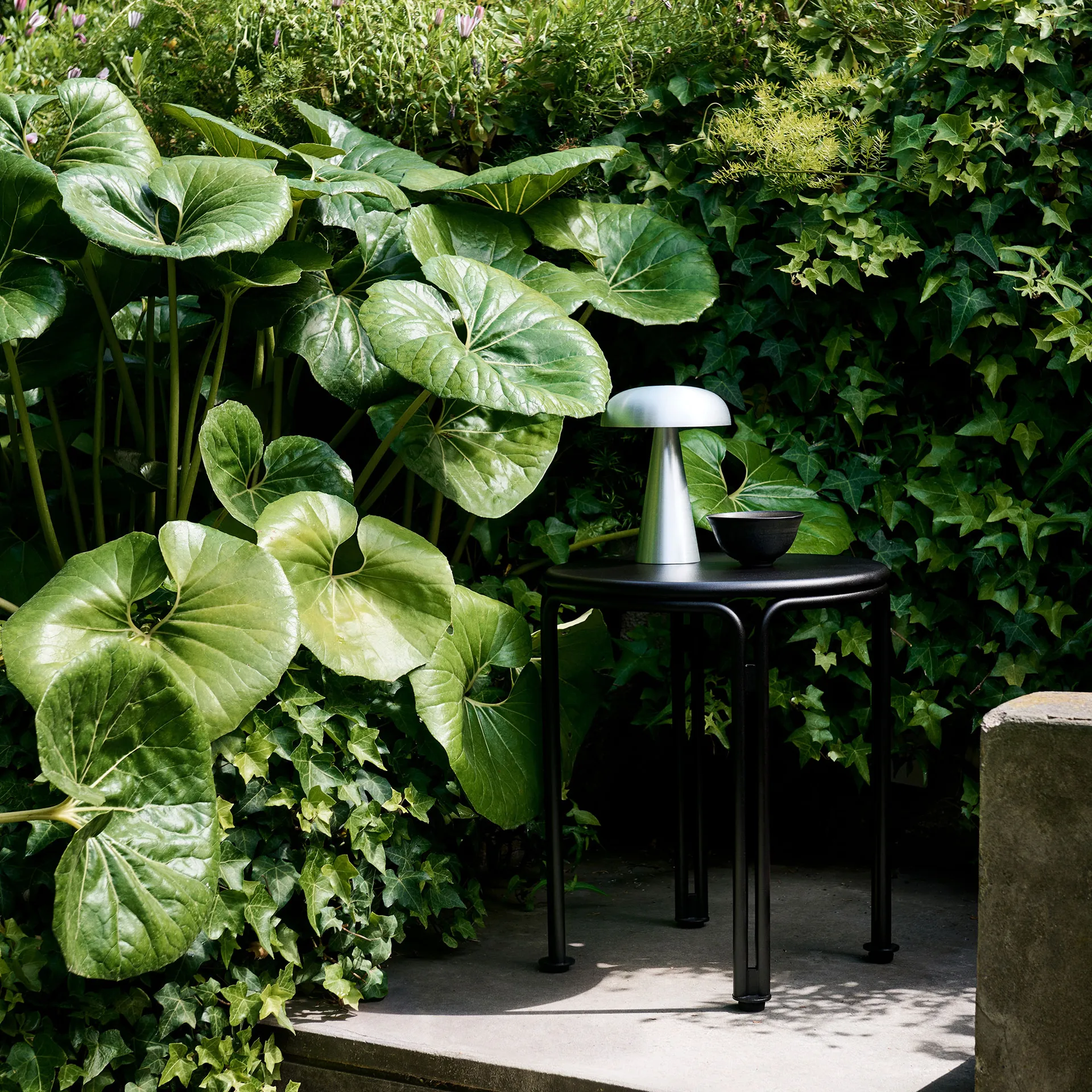 Thorvald SC102 사이드 테이블, Warm black &Tradition | 앤트레디션