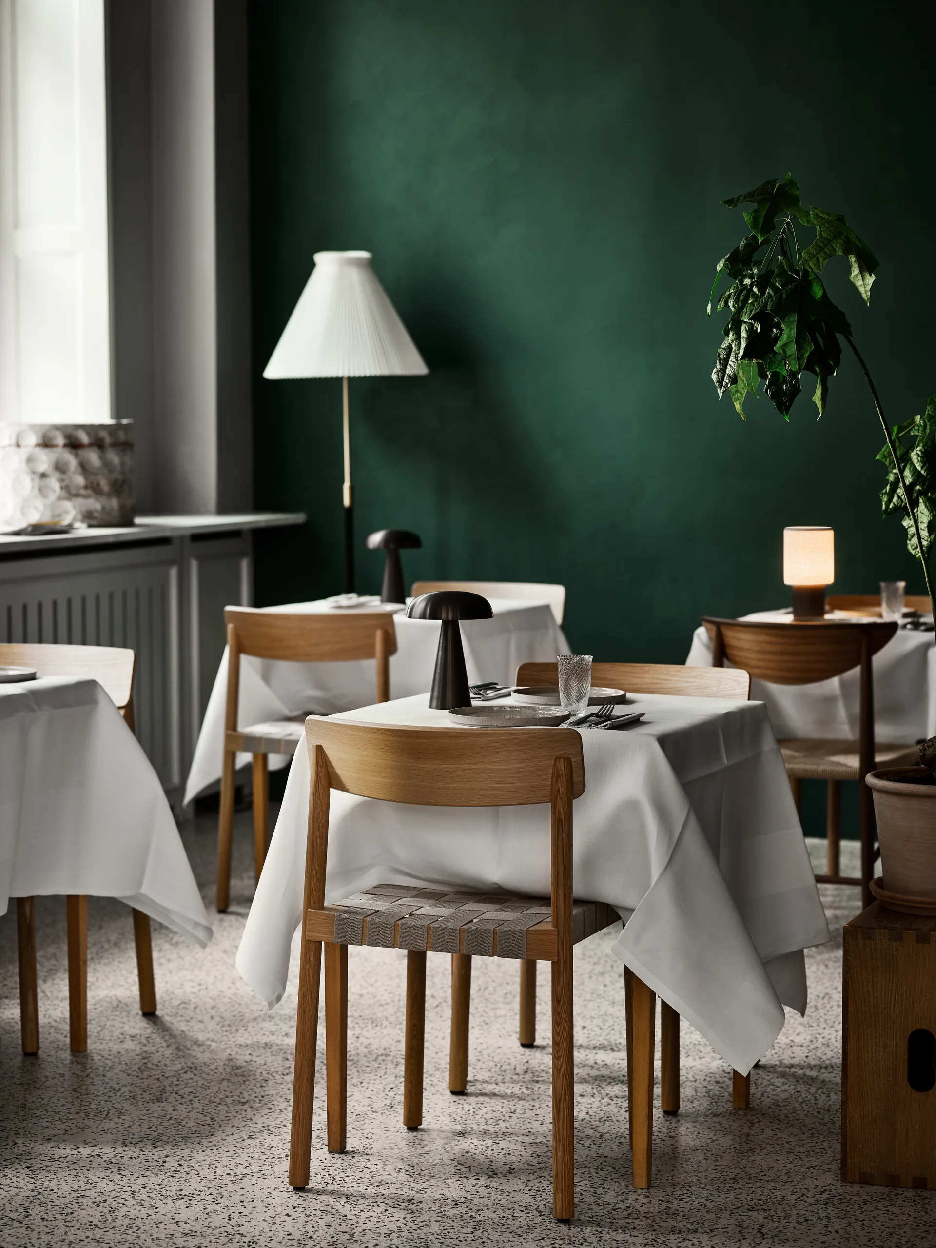 베티 TK1 스툴, Oak, natural braided linen band seat &Tradition | 앤트레디션