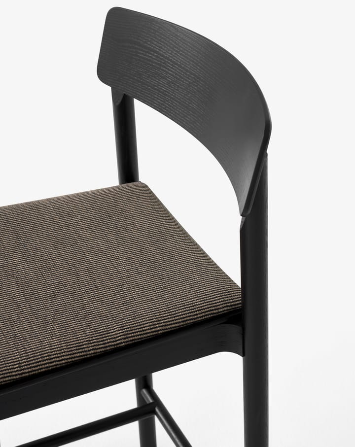 베티 TK14 카운터 체어 65 cm, Fuse 0351-black laquered ash &Tradition | 앤트레디션