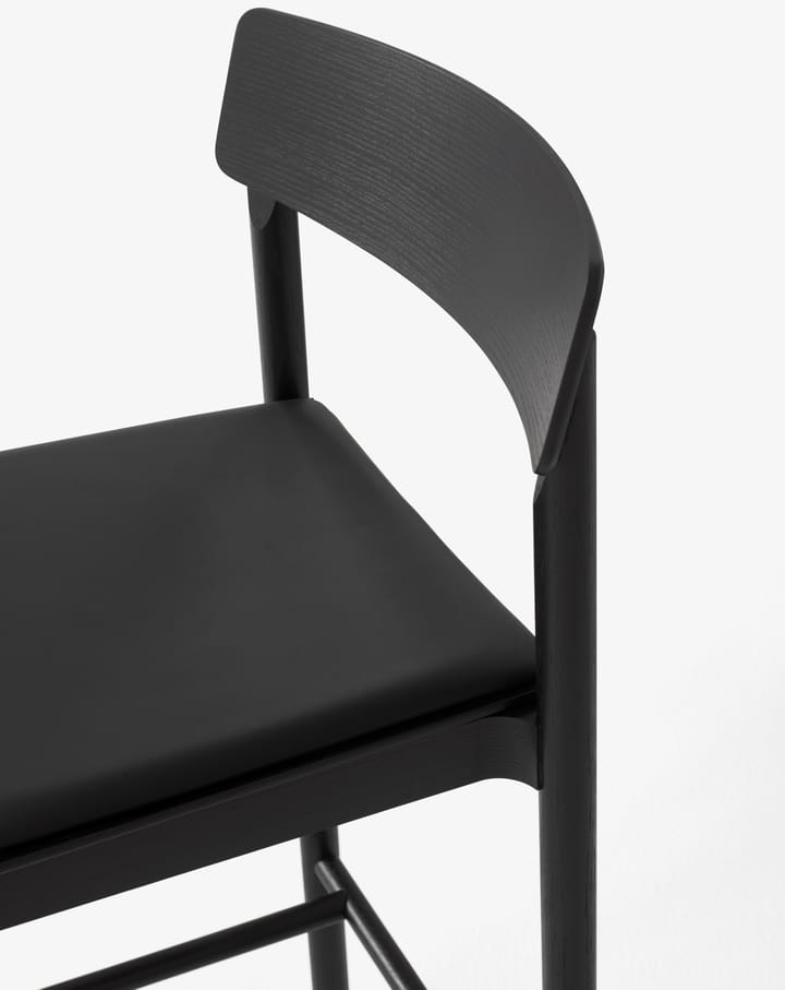 베티 TK17 바 체어 75 cm, Noble leather black-black laquered ash &Tradition | 앤트레디션