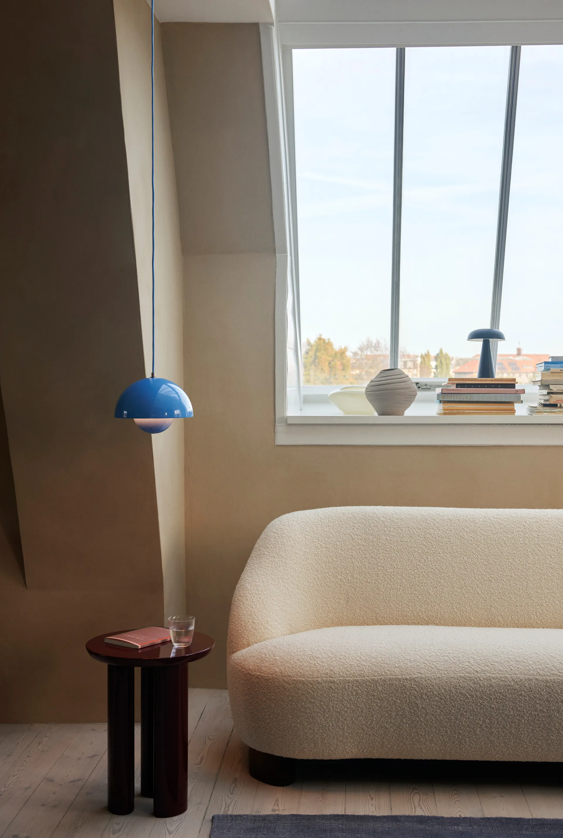 플라워팟 VP1 펜던트 조명, Swim blue &Tradition | 앤트레디션