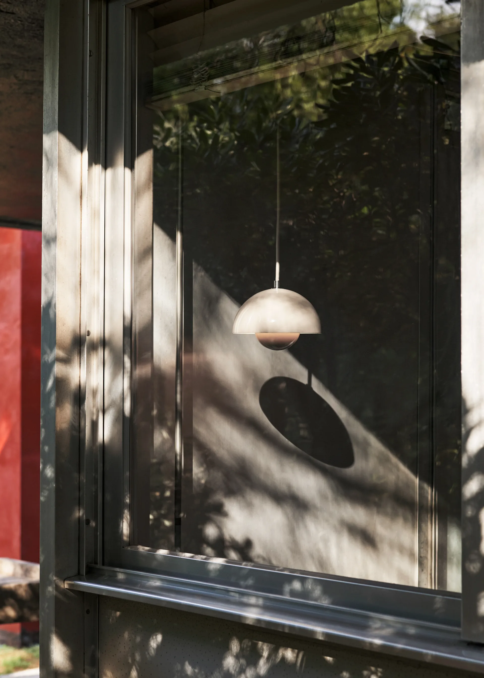 플라워팟 VP10 펜던트 조명, Grey beige &Tradition | 앤트레디션