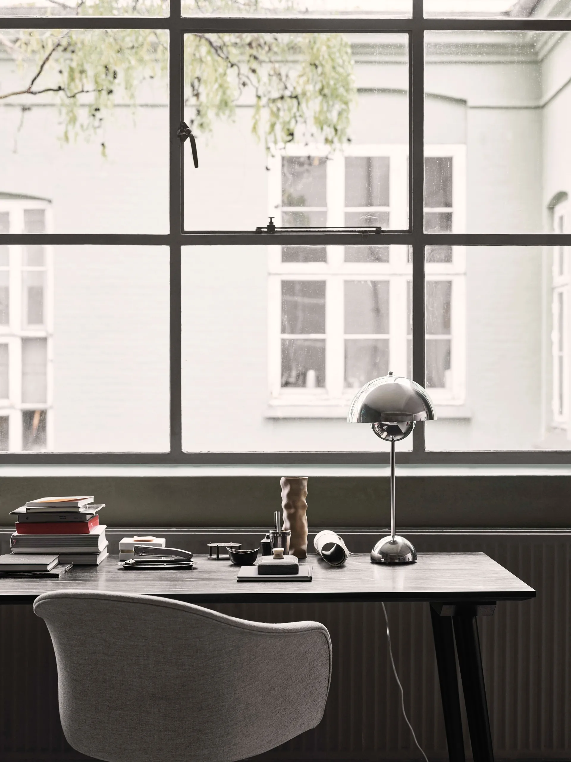 플라워팟 VP3 테이블 조명, Chrome-plated &Tradition | 앤트레디션