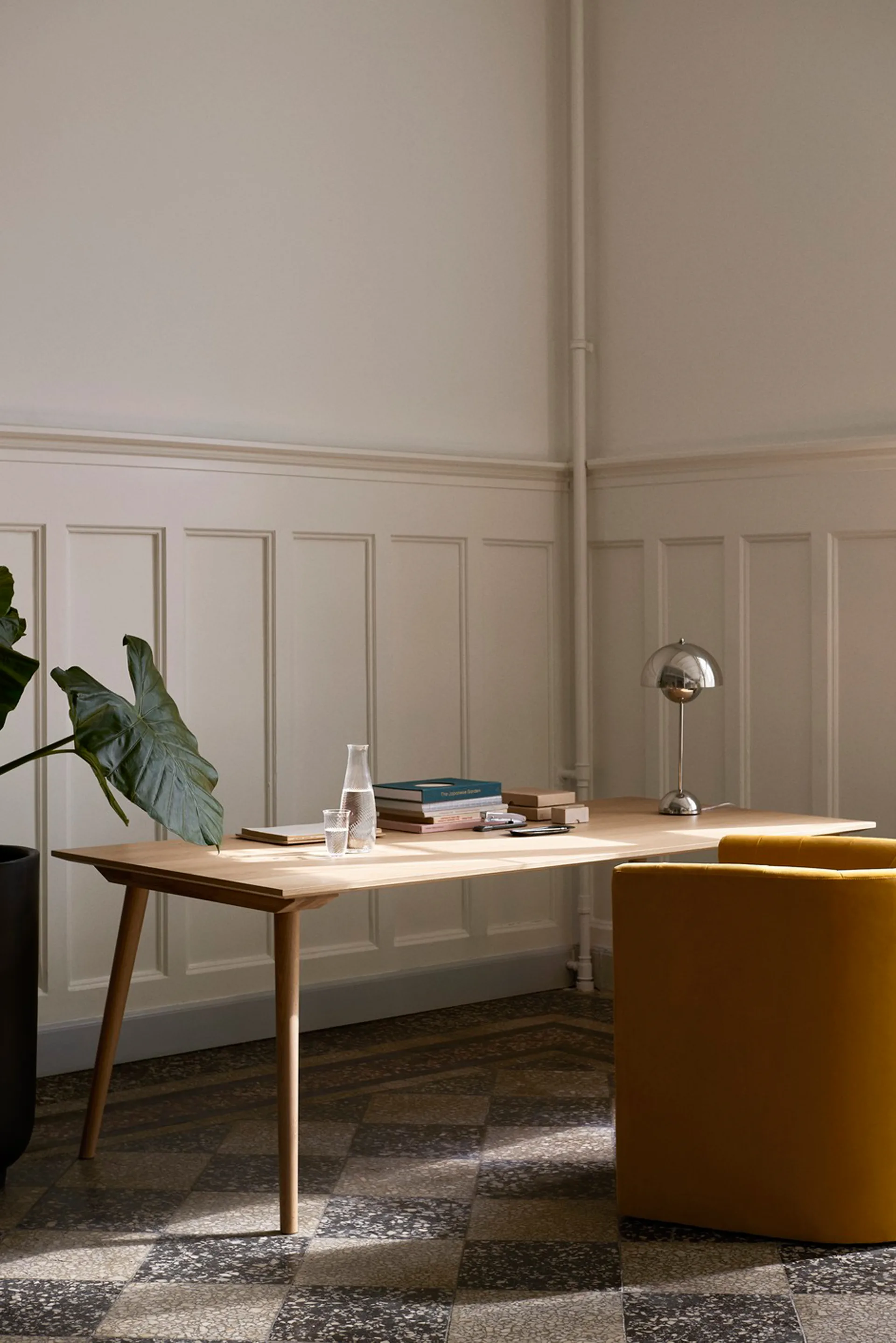 플라워팟 VP3 테이블 조명, Chrome-plated &Tradition | 앤트레디션