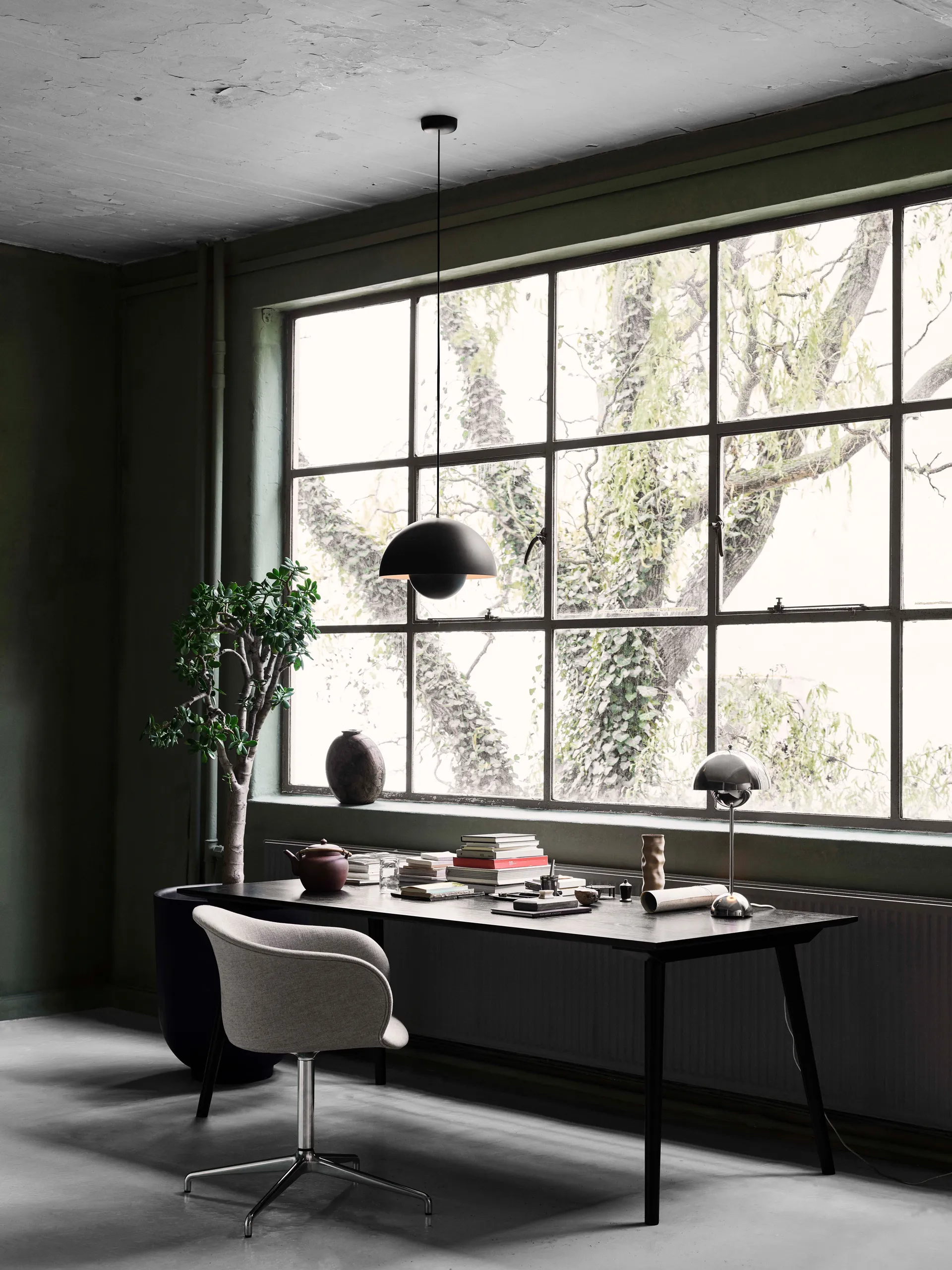 플라워팟 VP7 펜던트 조명, matte black &Tradition | 앤트레디션