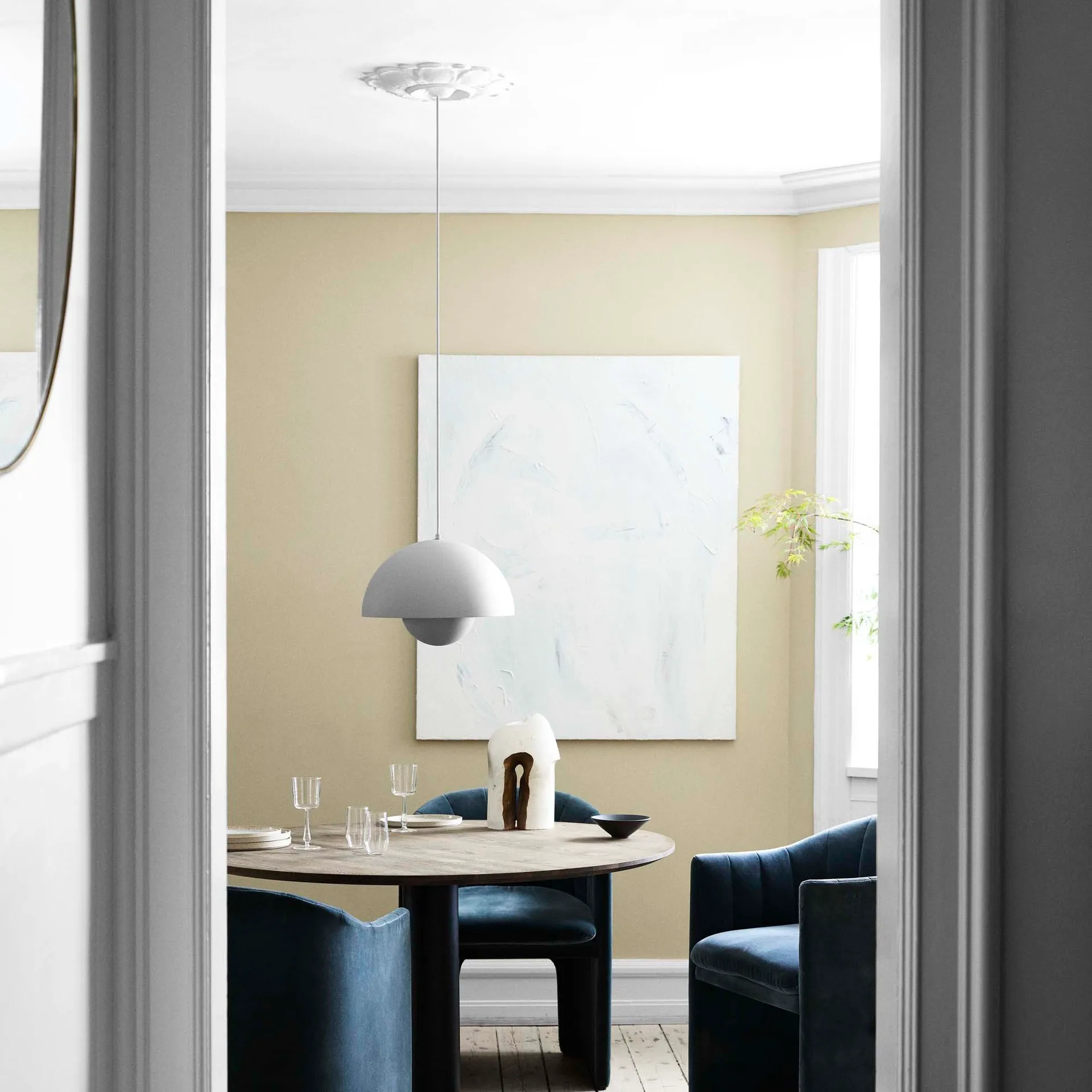 플라워팟 VP7 펜던트 조명, matte light grey &Tradition | 앤트레디션