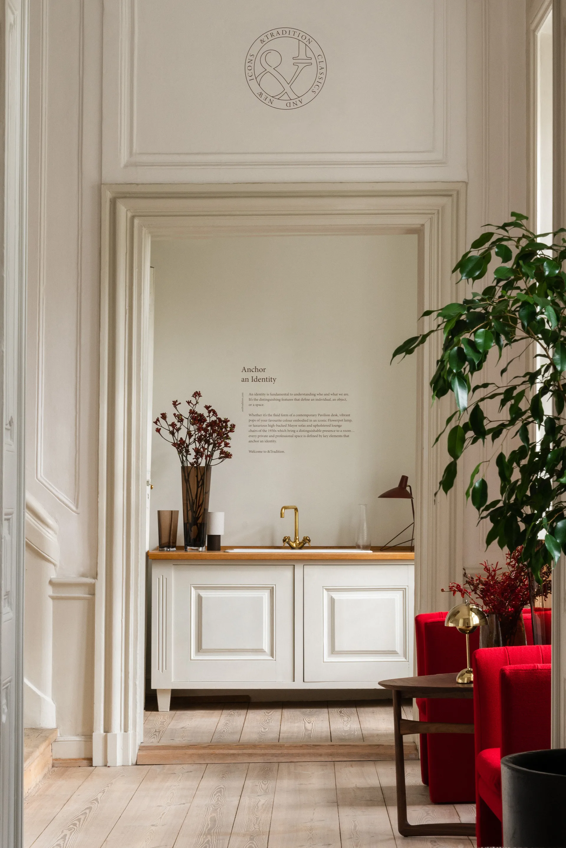 플라워팟 VP9 무선 테이블 조명, Brass &Tradition | 앤트레디션