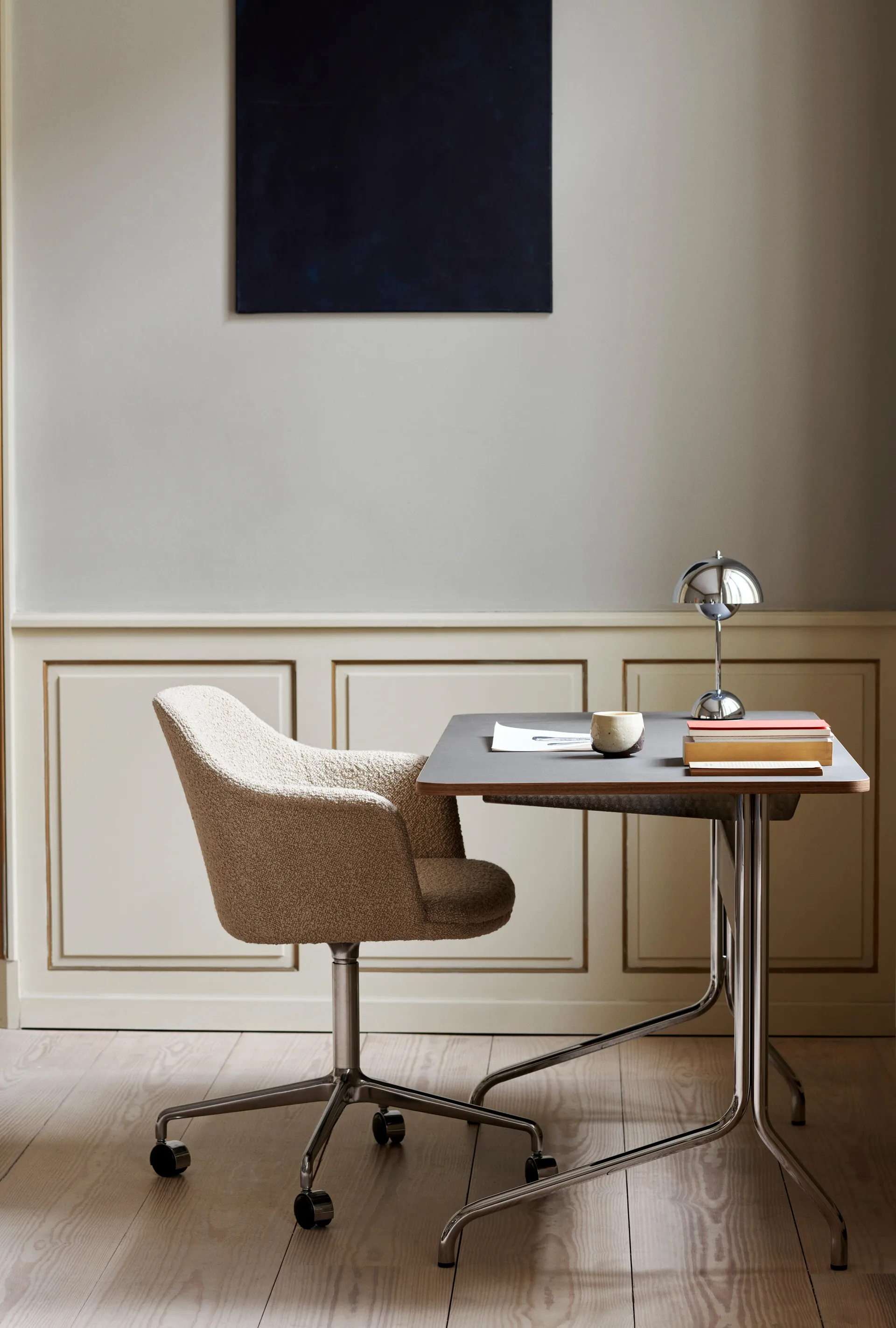 플라워팟 VP9 무선 테이블 조명, Chrome &Tradition | 앤트레디션