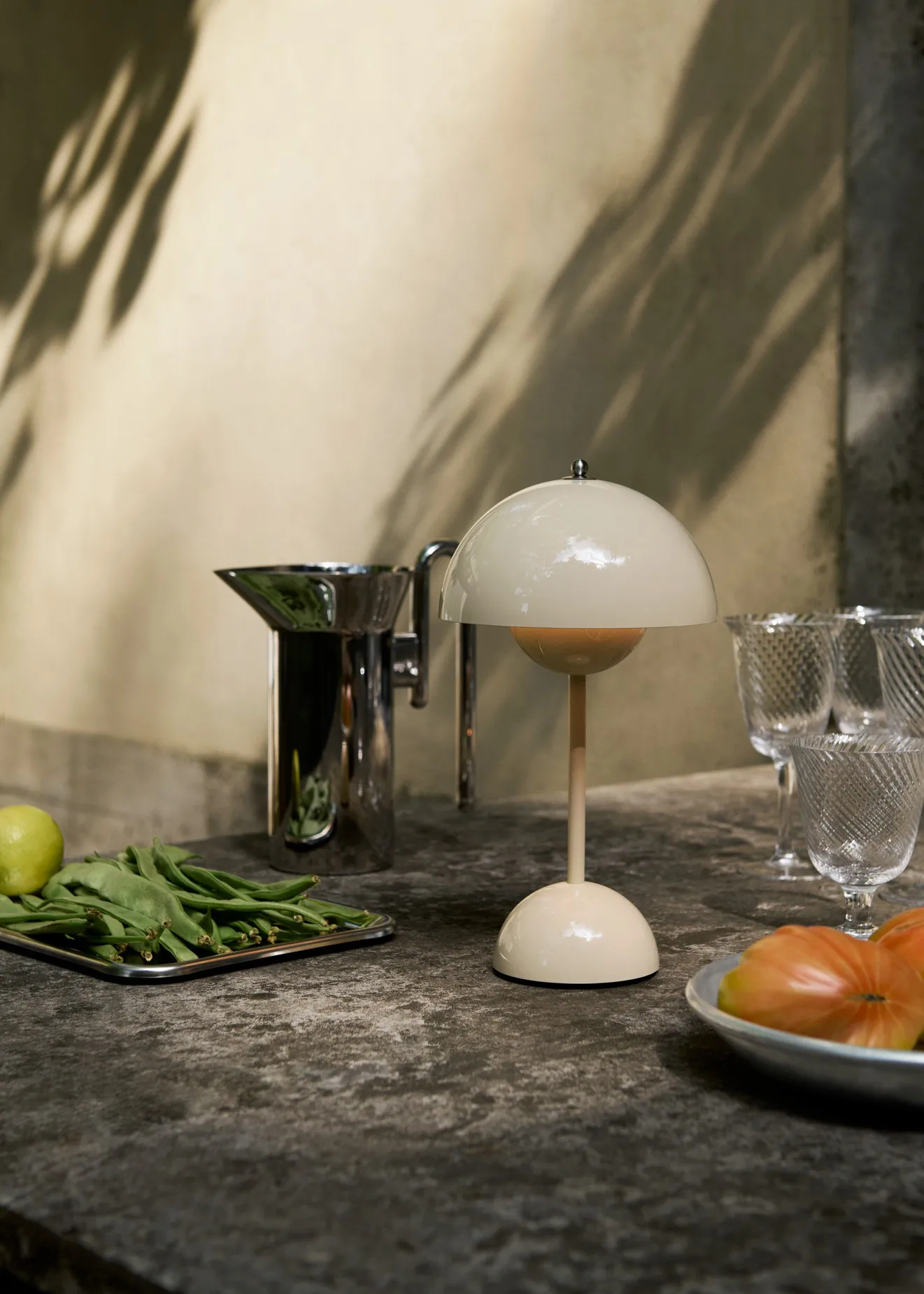 플라워팟 VP9 무선 테이블 조명, Ivory &Tradition | 앤트레디션