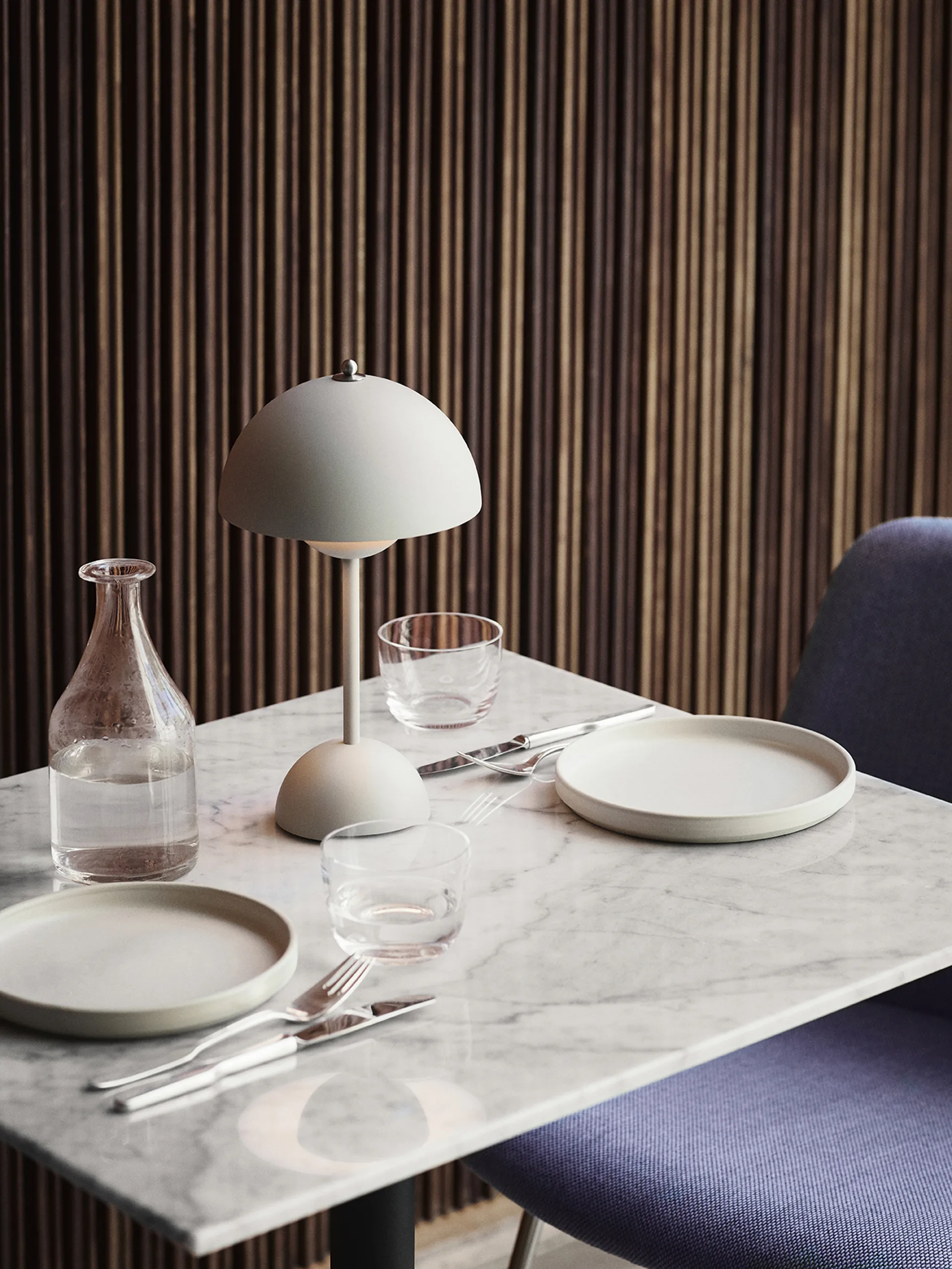 플라워팟 VP9 무선 테이블 조명, matte white &Tradition | 앤트레디션