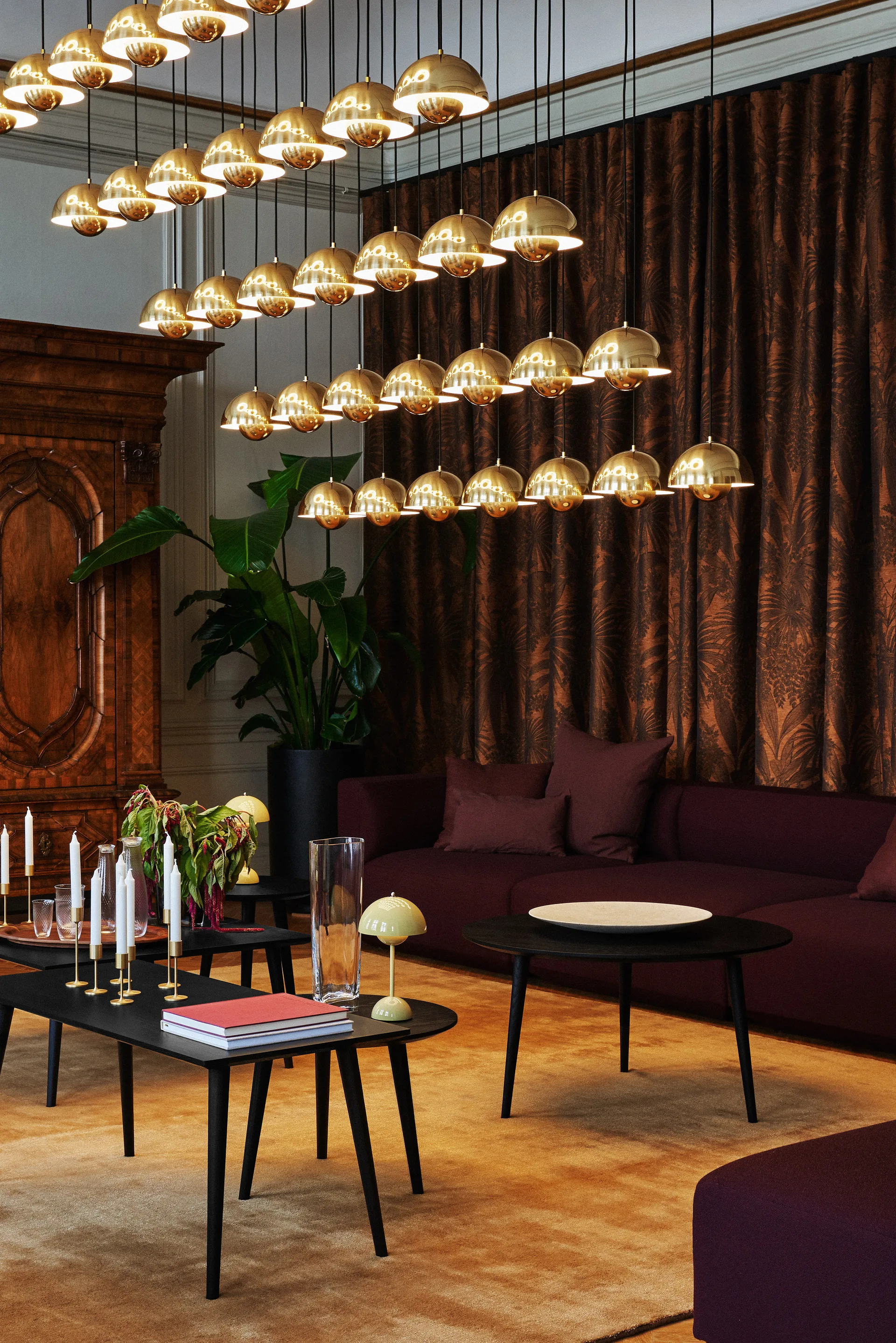 플라워팟 VP9 무선 테이블 조명, Pale sand &Tradition | 앤트레디션