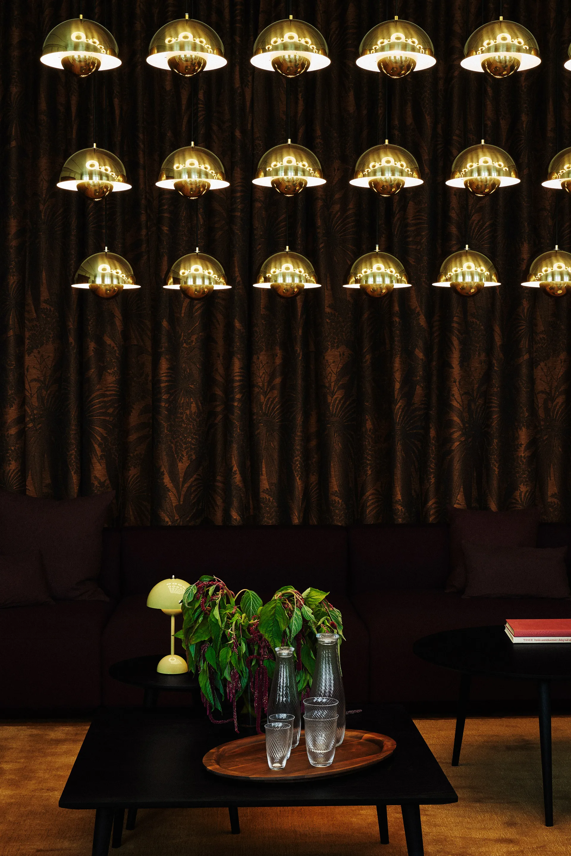 플라워팟 VP9 무선 테이블 조명, Pale sand &Tradition | 앤트레디션