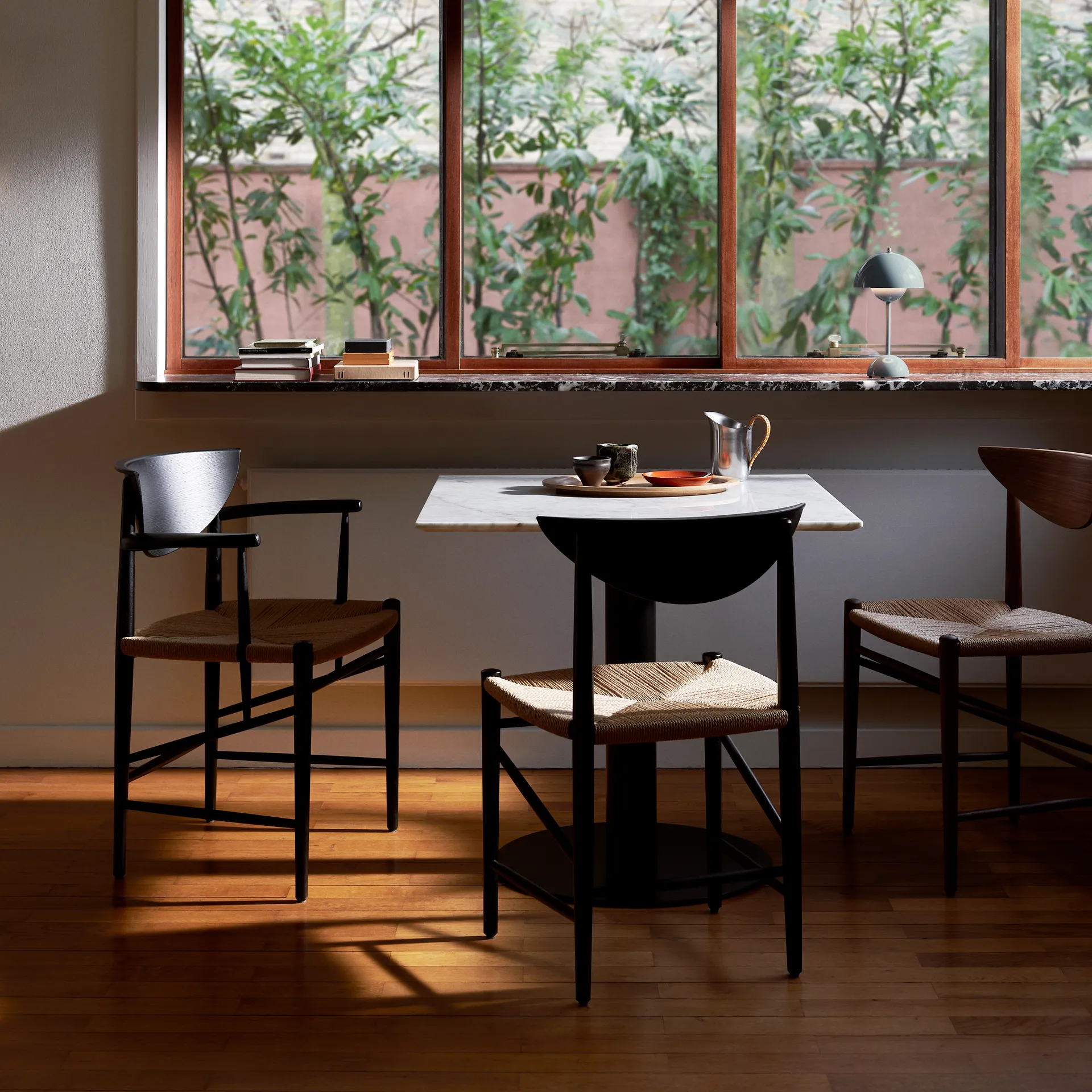 플라워팟 VP9 무선 테이블 조명, Stone blue &Tradition | 앤트레디션