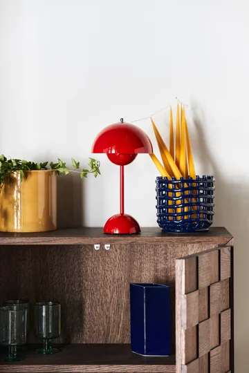 플라워팟 VP9 무선 테이블 조명 - Vermilion red - &Tradition | 앤트레디션