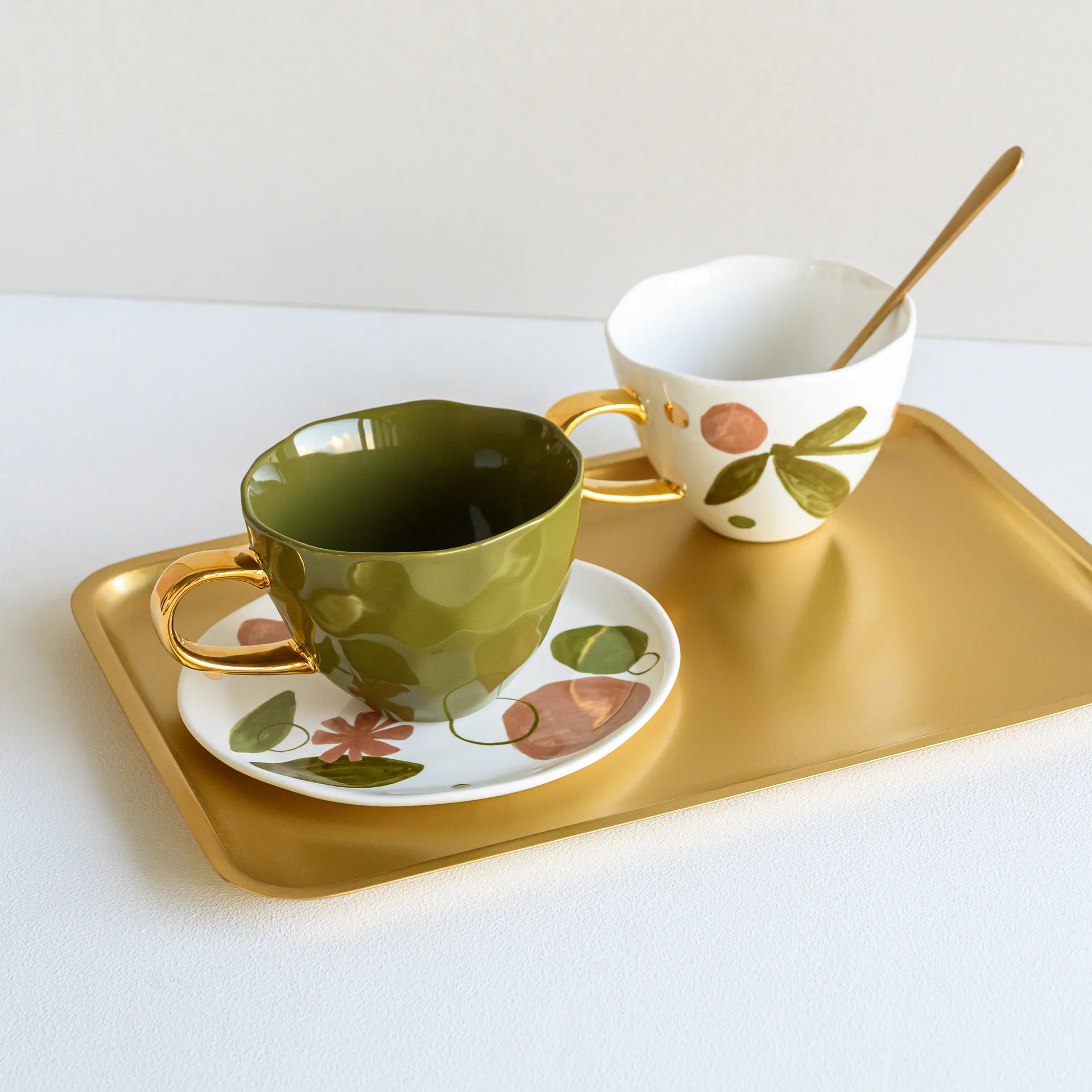 굿모닝 접시 17 cm 화이트, expressive URBAN NATURE CULTURE | 어반네이처컬처