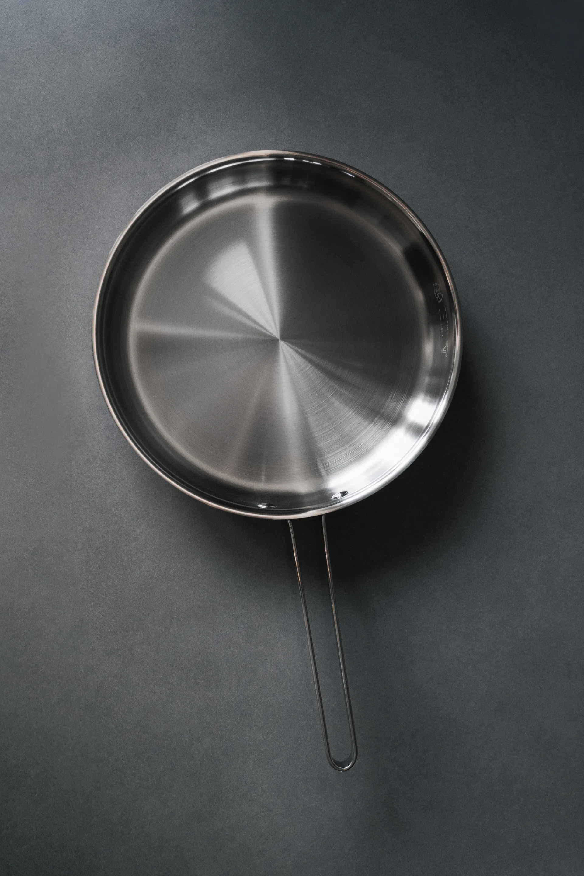 모델 M1 망치 소스 팬 28 cm, Chrome with lid Vargen & Thor