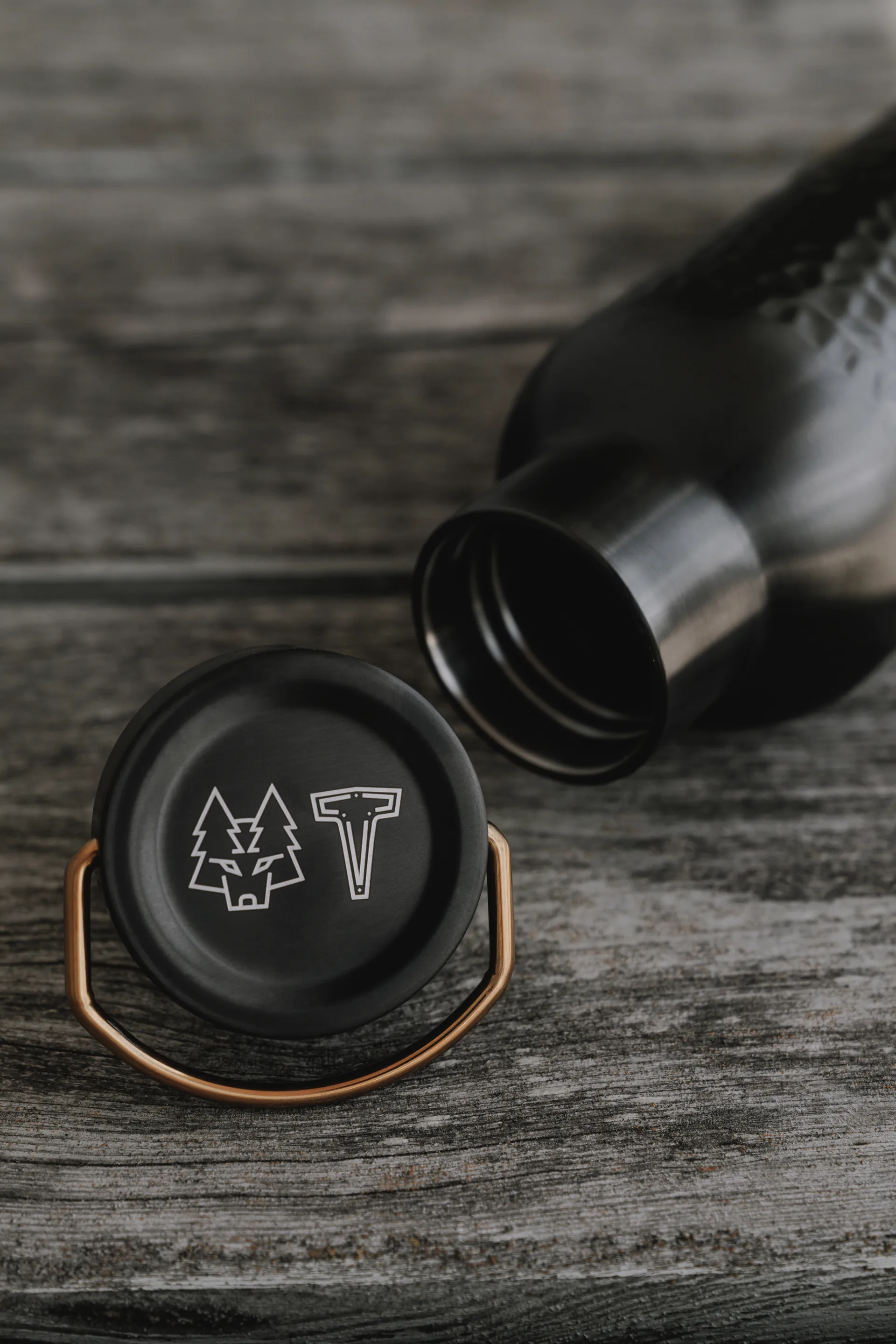 SNÖRÖK 보온병 750ml, Matte black Vargen & Thor