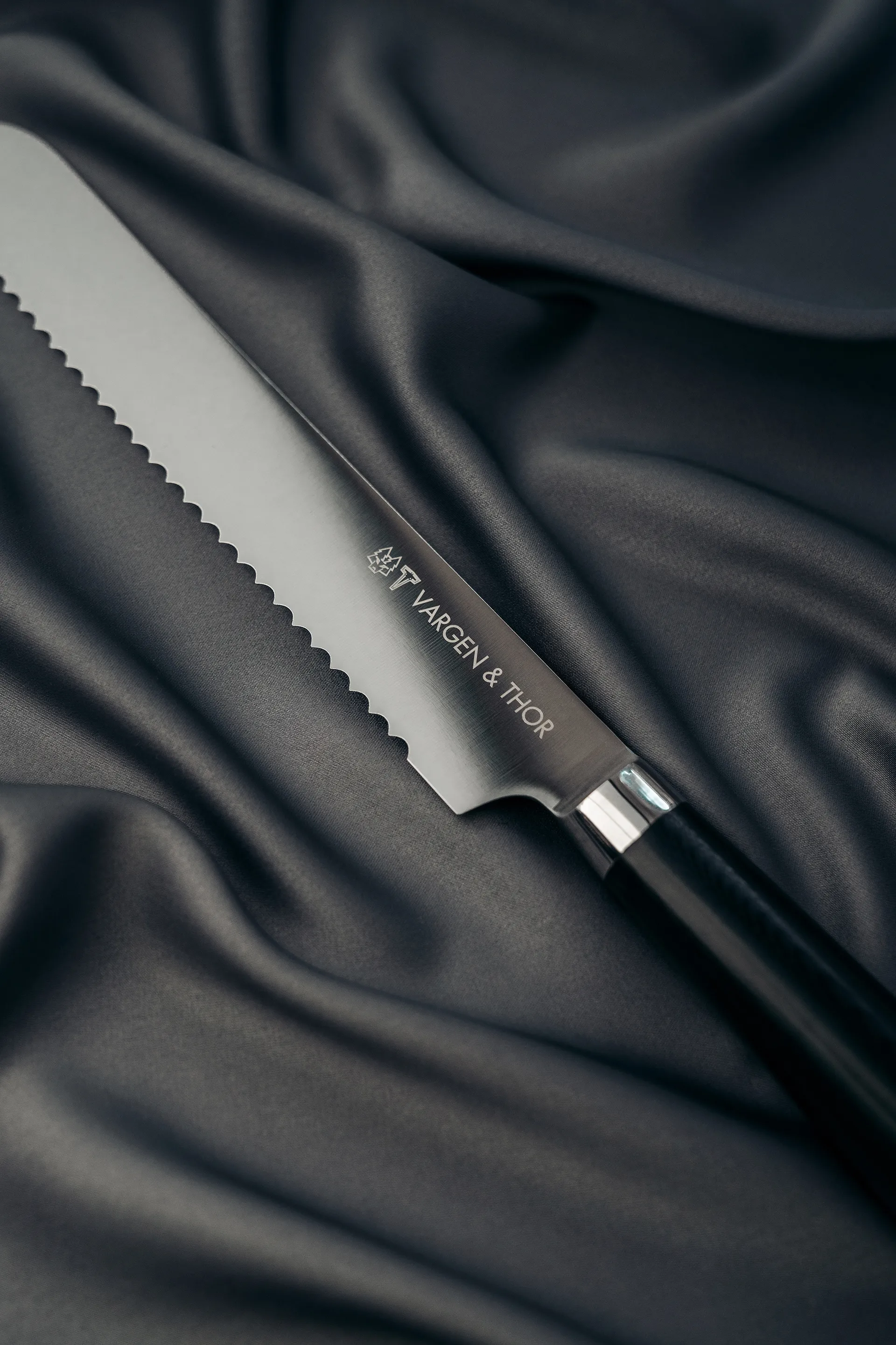 Vargavinter 브레드 나이프 21 cm, Elmer Vargen & Thor