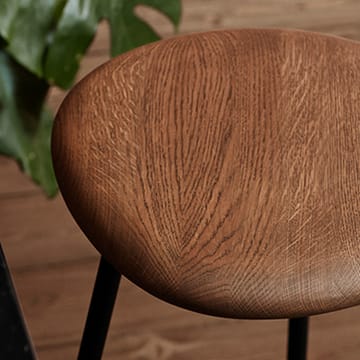 페블 바 스툴 - Smoked oak, h.65, black legs - Warm Nordic | 웜 노르딕