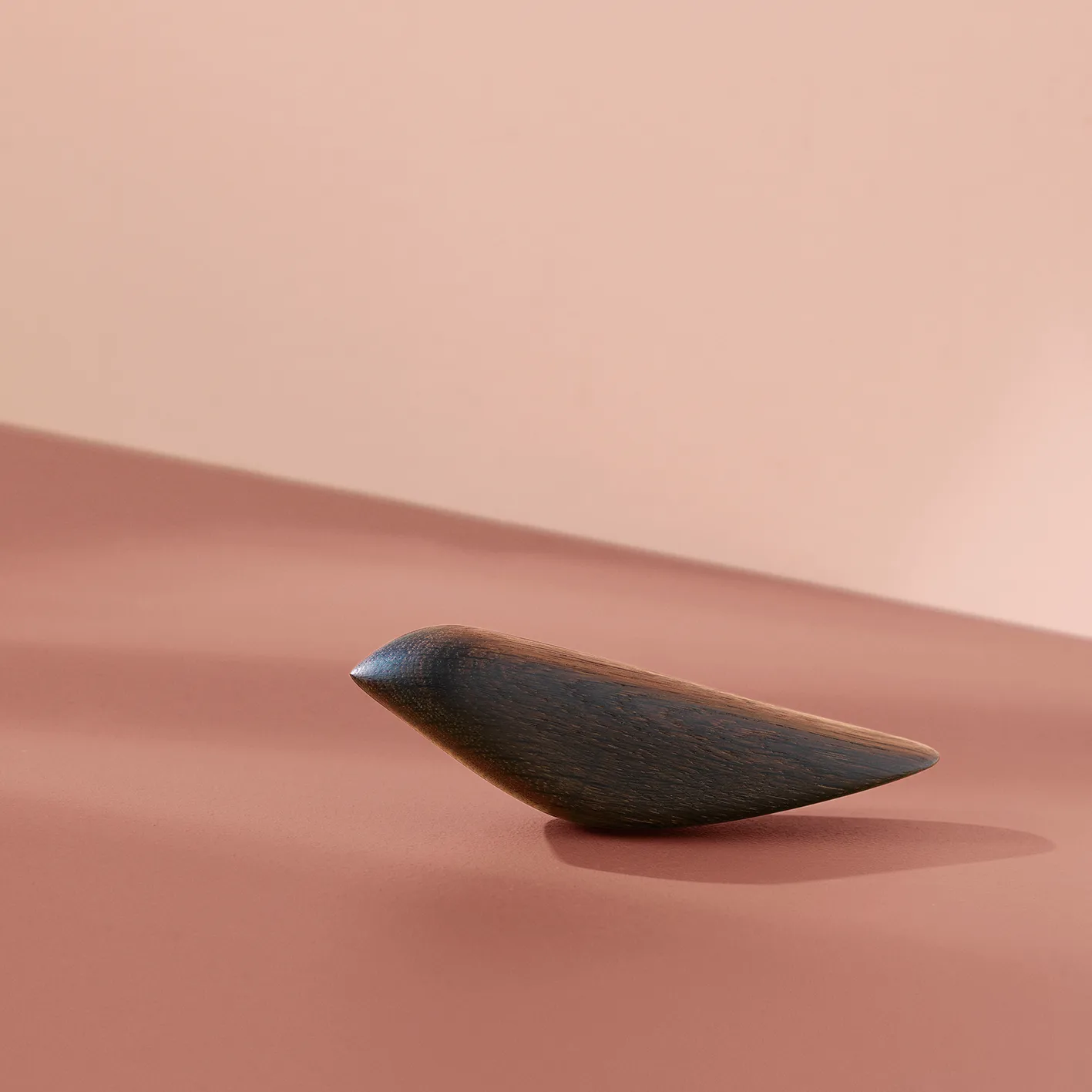 Twirling Bird 데코레이션 L, smoked oak Warm Nordic | 웜 노르딕