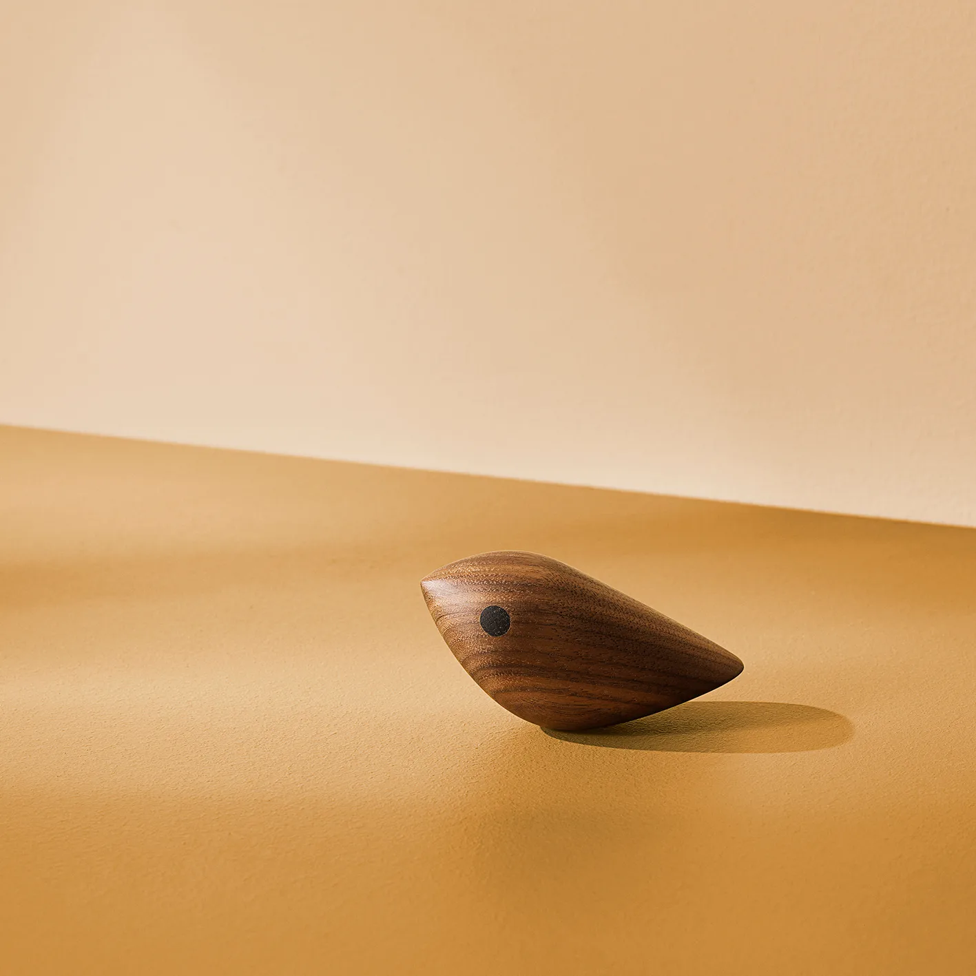 Twirling Bird 데코레이션 M, Walnut Warm Nordic | 웜 노르딕