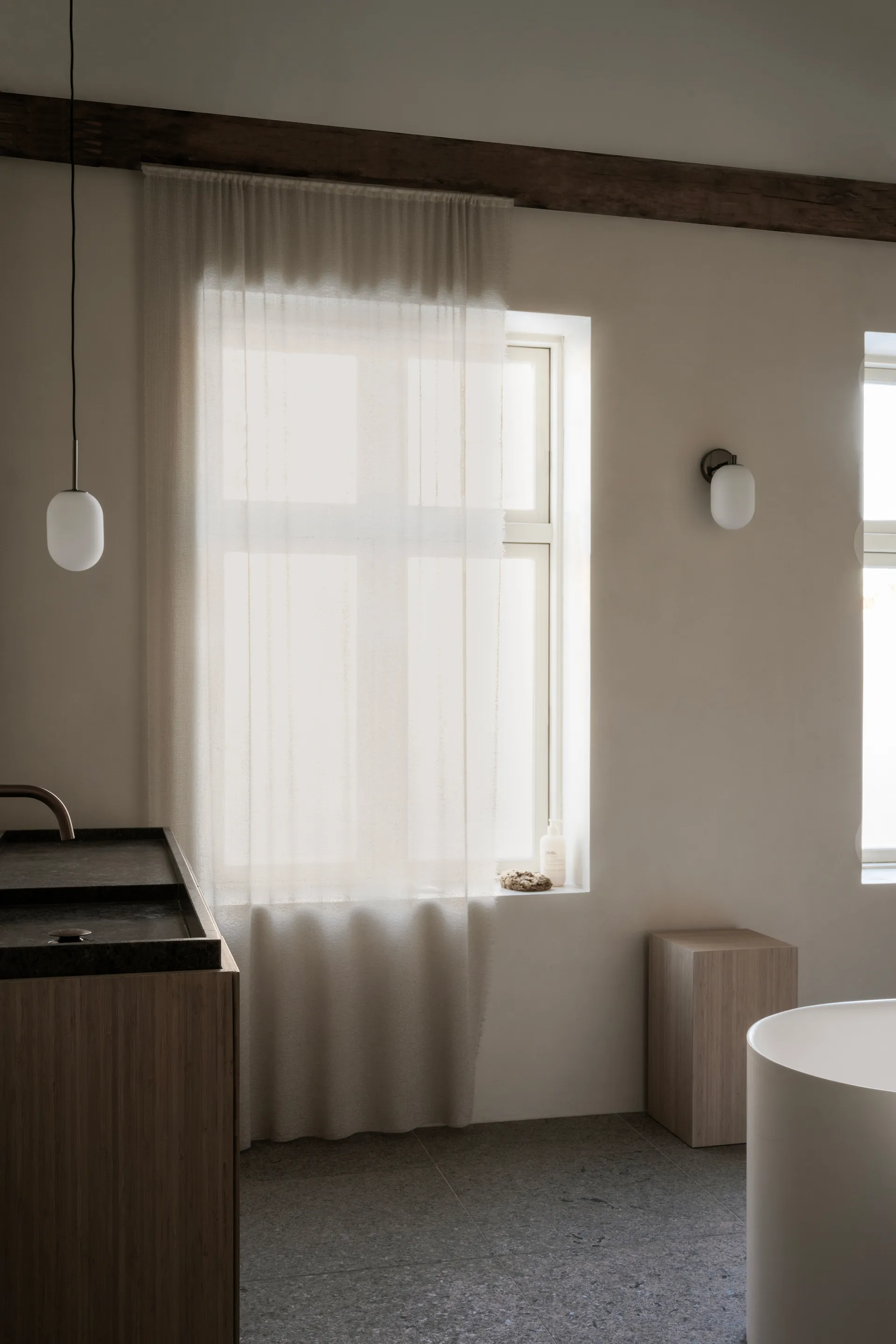 누르 벽 조명 18 cm, White Watt & Veke | 와트앤베케