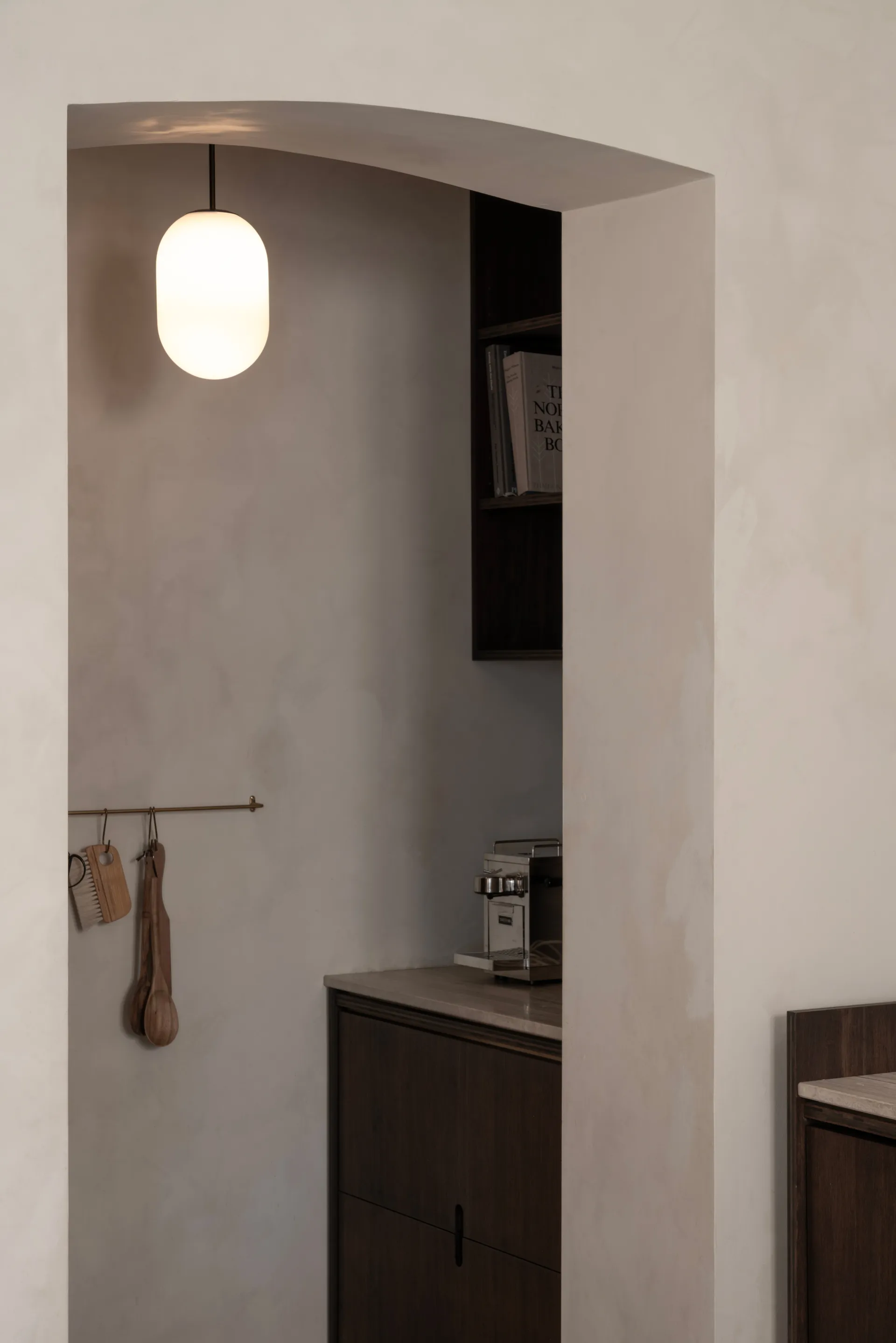 누르 펜던트 M Ø18 cm, White Watt & Veke | 와트앤베케