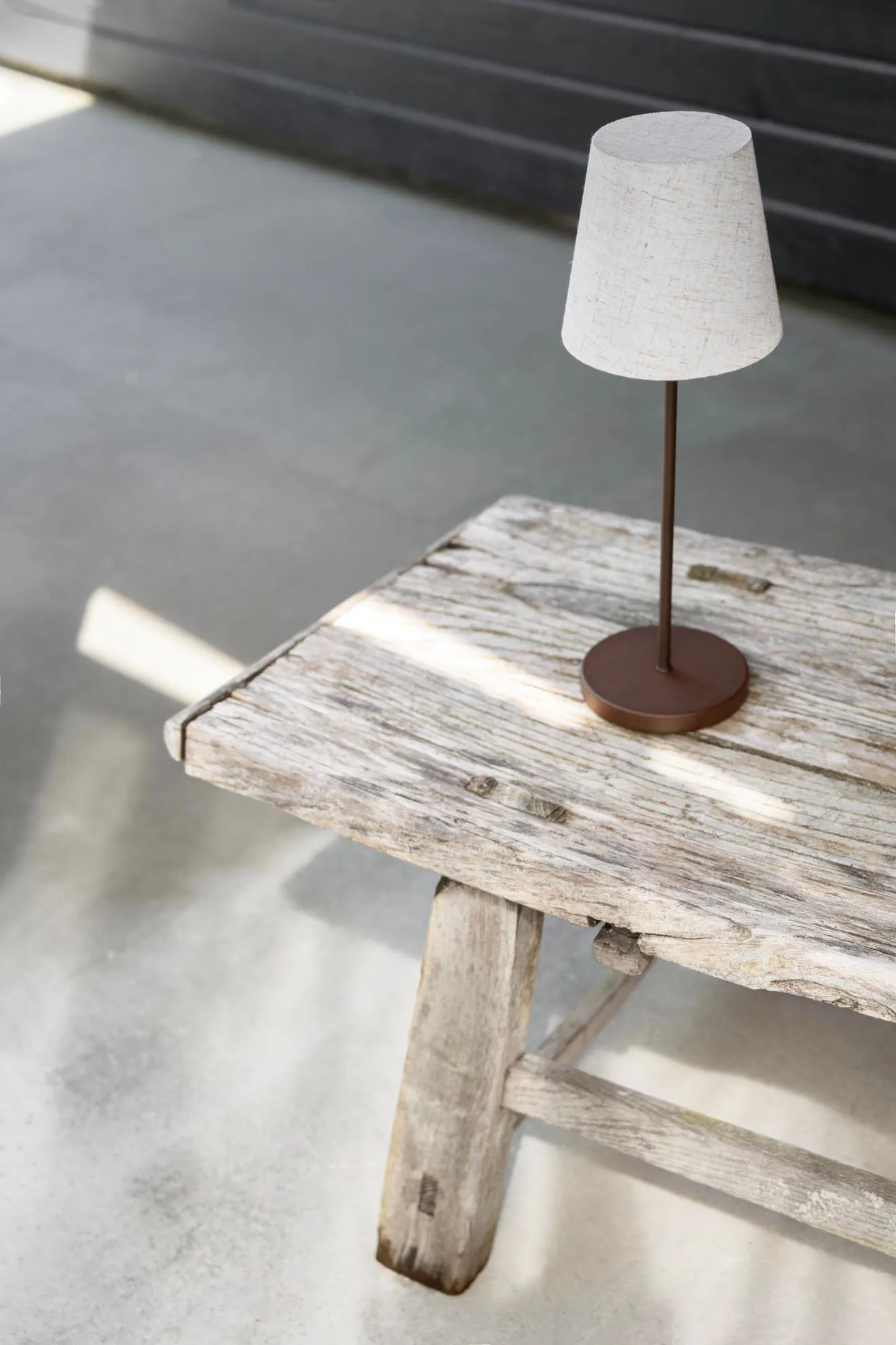 Tyra 무선 테이블 조명 Ø14 cm, Coffee Watt & Veke | 와트앤베케