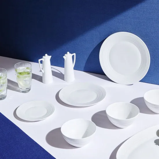 제스퍼 콘란 화이트 스트라타 접시, 23 cm Wedgwood | 웨지우드